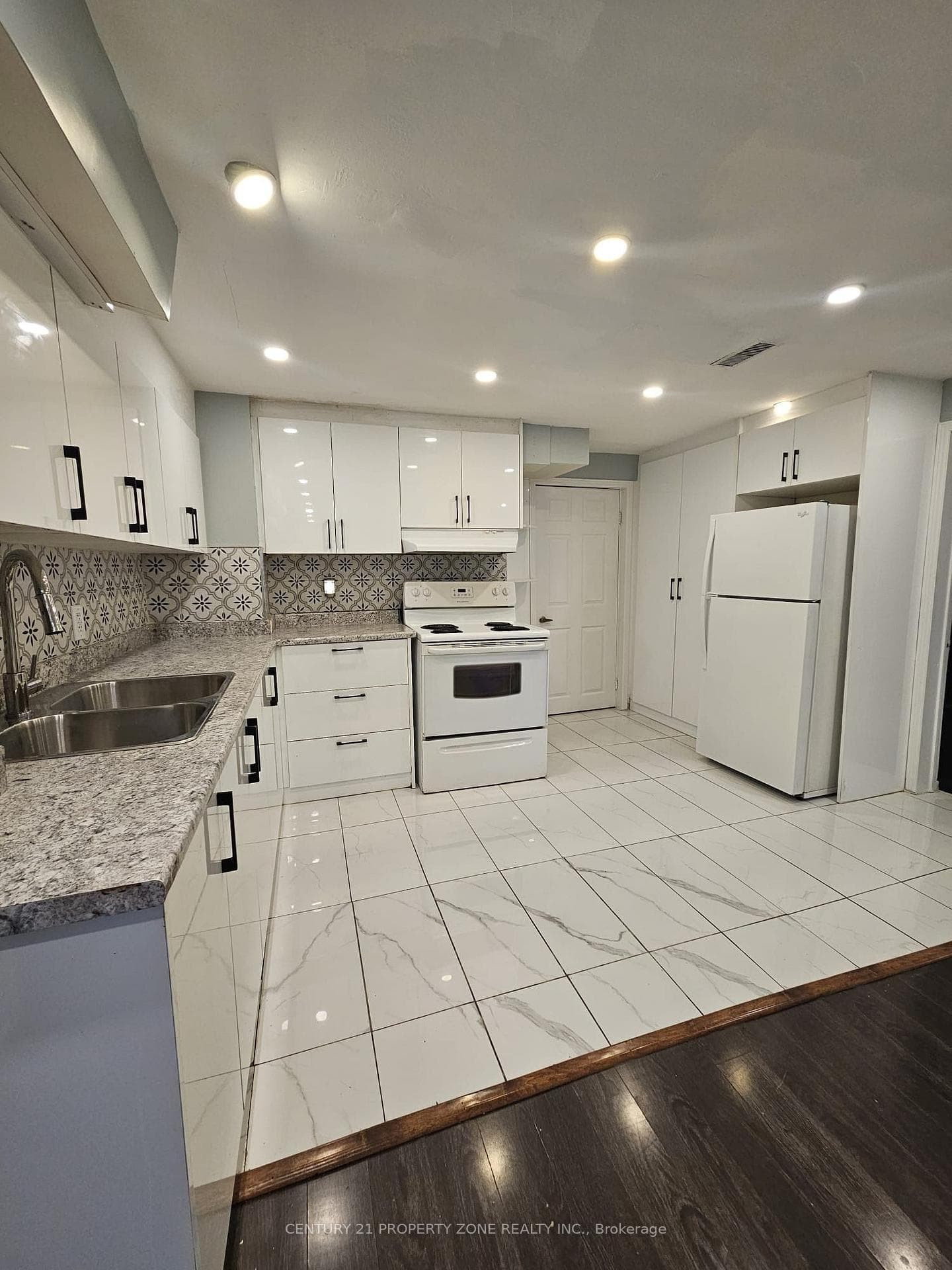 4473 Marshdale Court, Mississauga, ON L5M 4G2