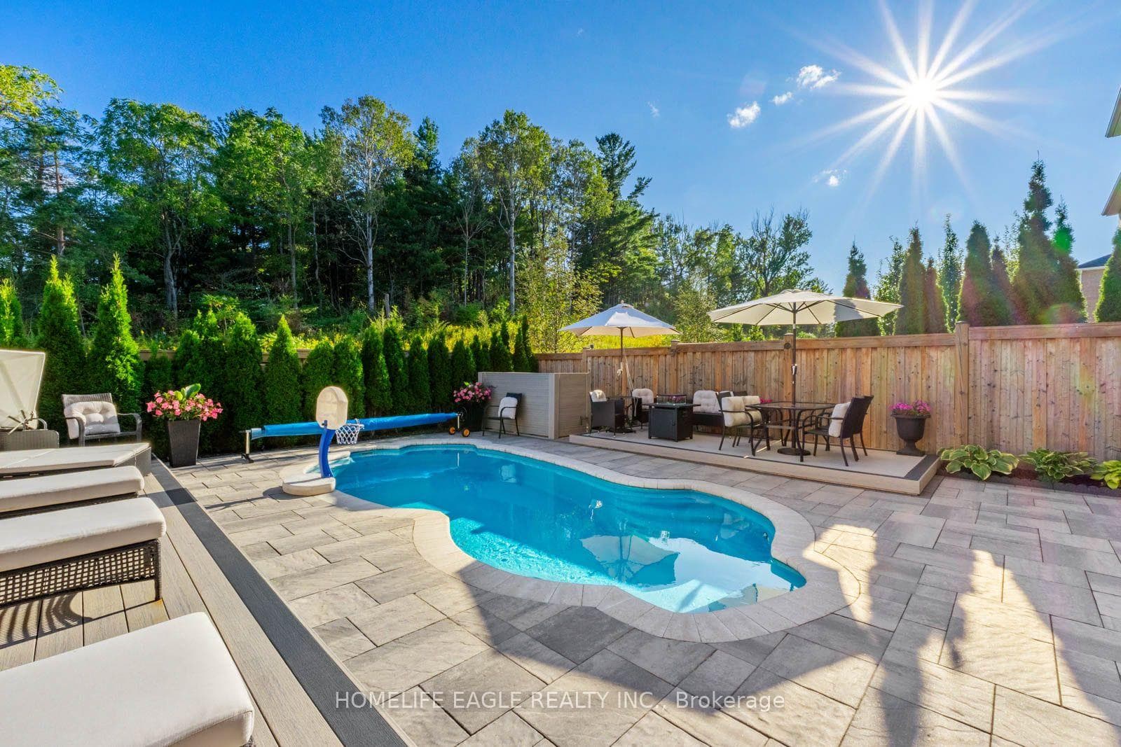 164 Sunset Vista Court, Aurora, ON L4G 3Y1