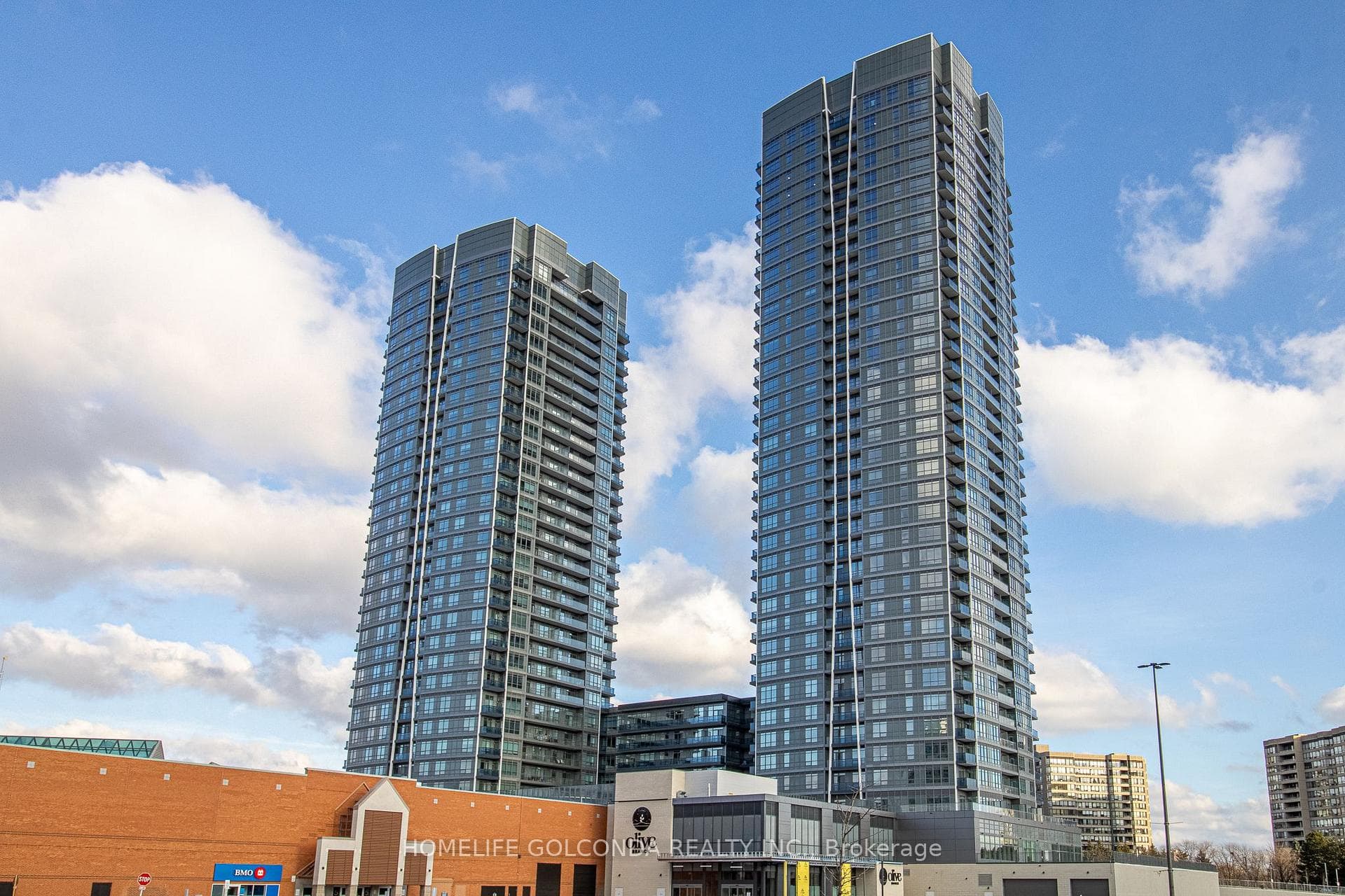 30 upper mall Way 2507, Vaughan, ON L4J 0L7