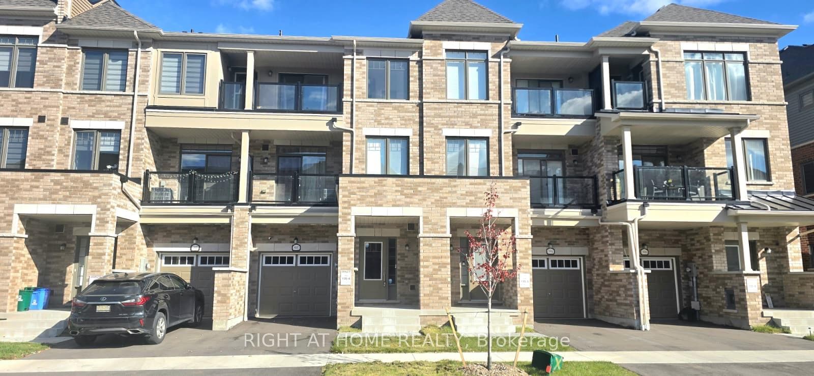 1992 Cameron Lott Crescent, Oshawa, ON L1H 7K5