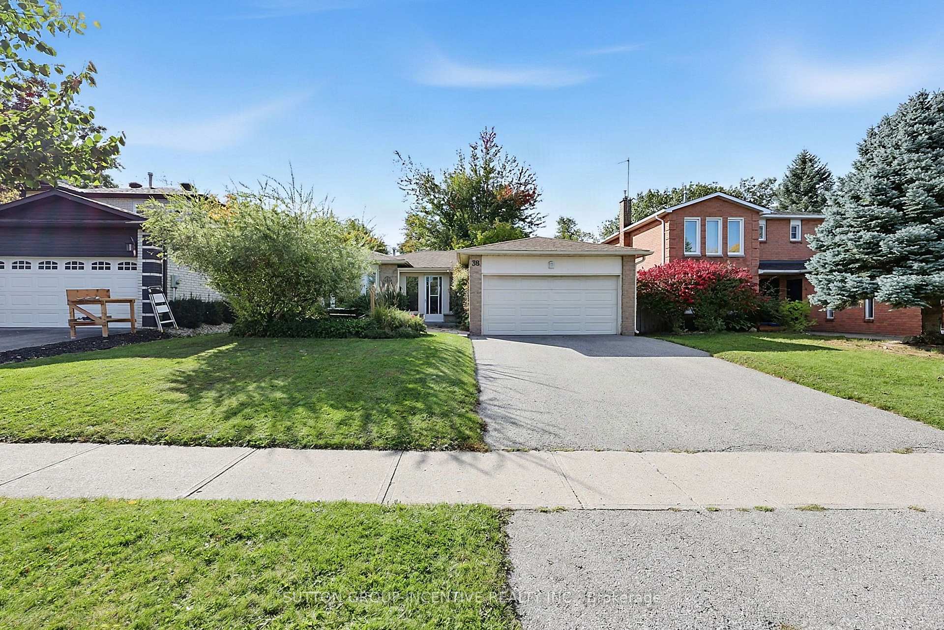 38 Trillium Crescent, Barrie, ON L4N 5K3