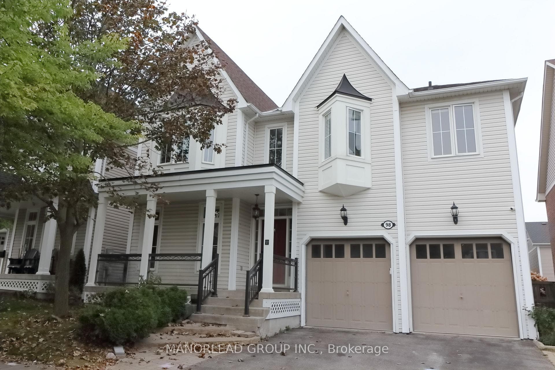 98 Holsted Drive, Whitby, ON L1M 2N5