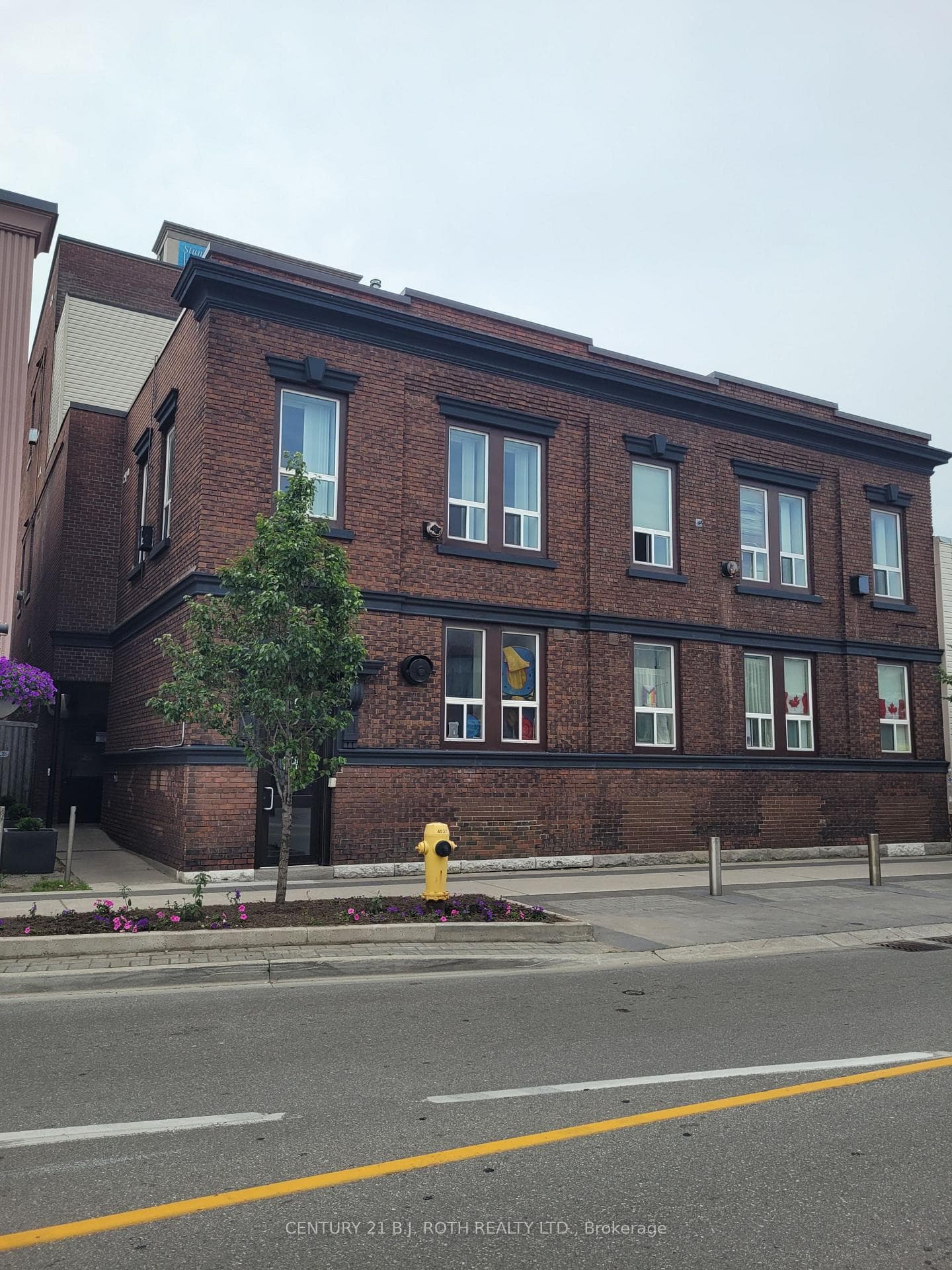 19 Dunlop Street W 203, Barrie, ON L4N 1A1