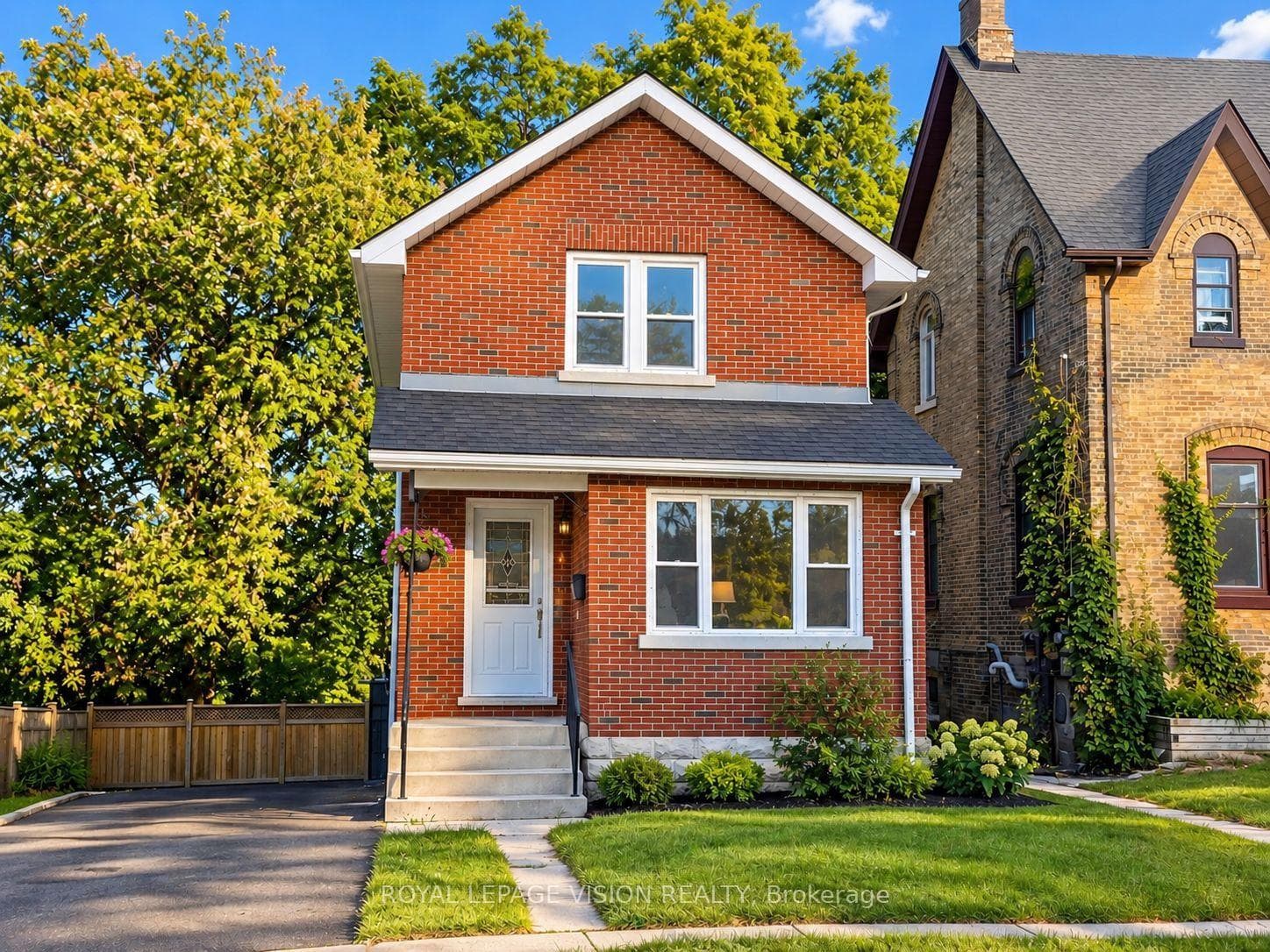 47 Nassau Street, Oshawa, ON L1J 4A3