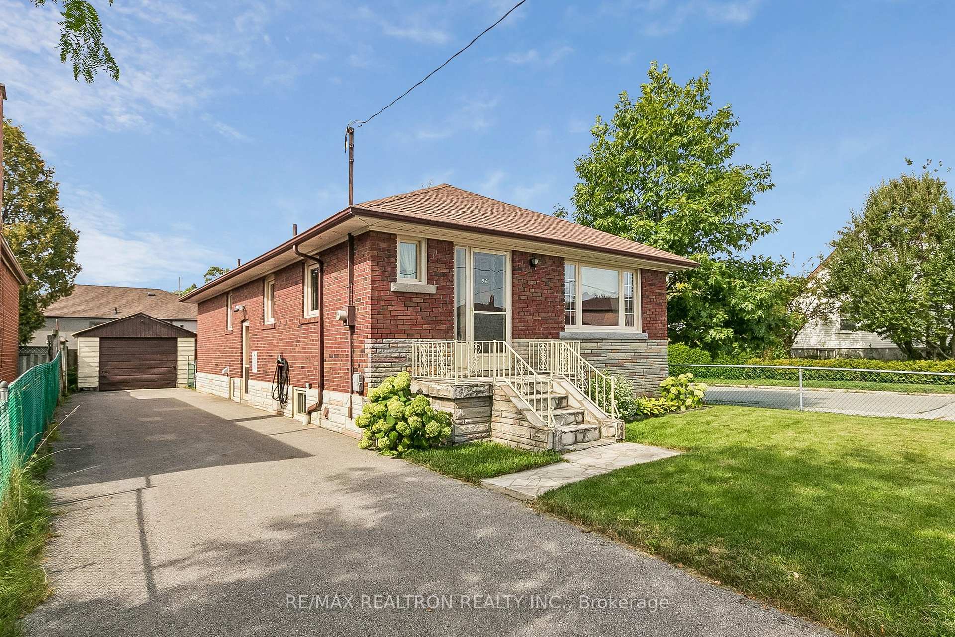 96 Commonwealth Avenue, Toronto, ON M1K 4K3