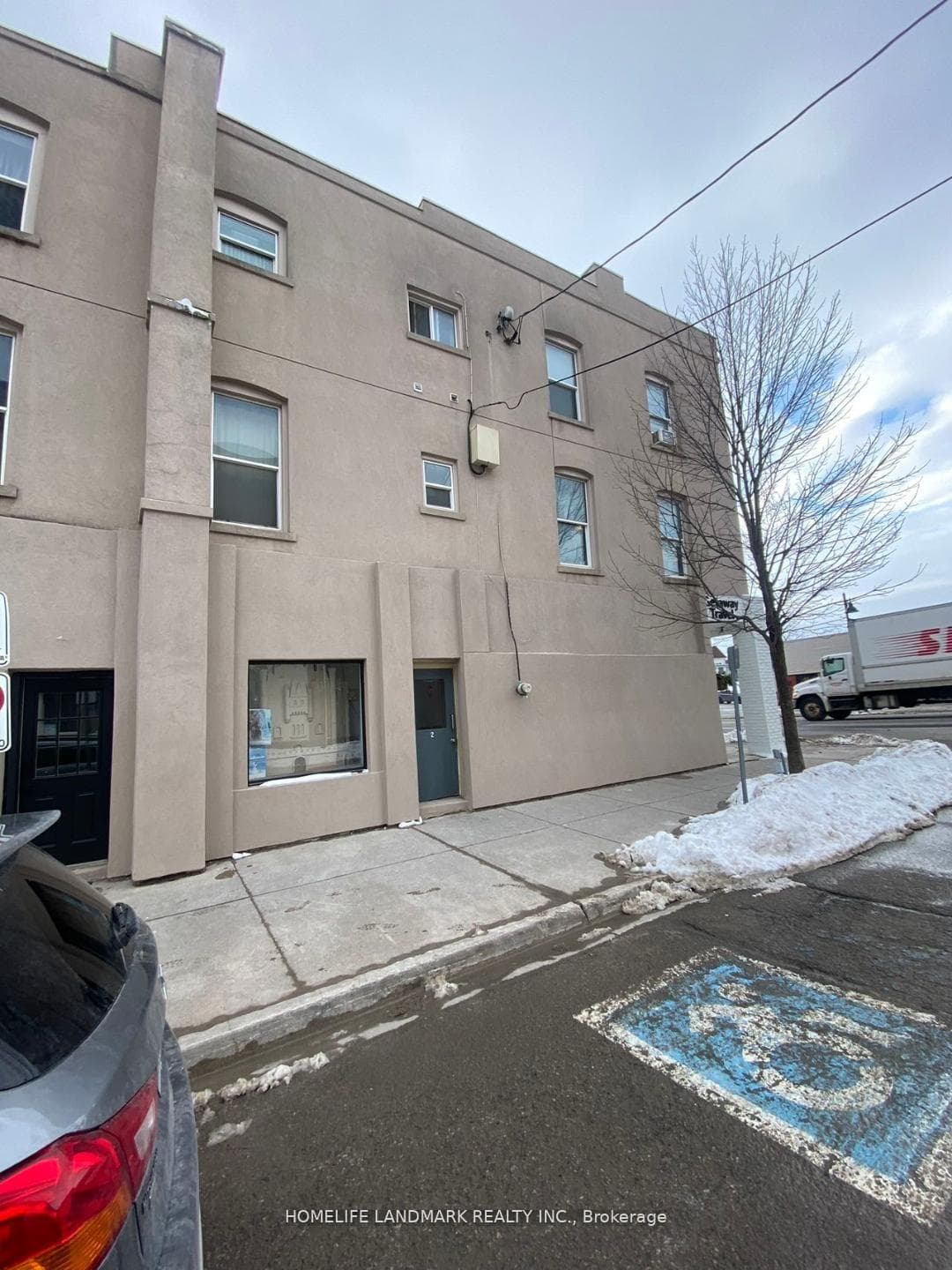 2 Bascom Street S 6, Uxbridge, ON L9P 1P3
