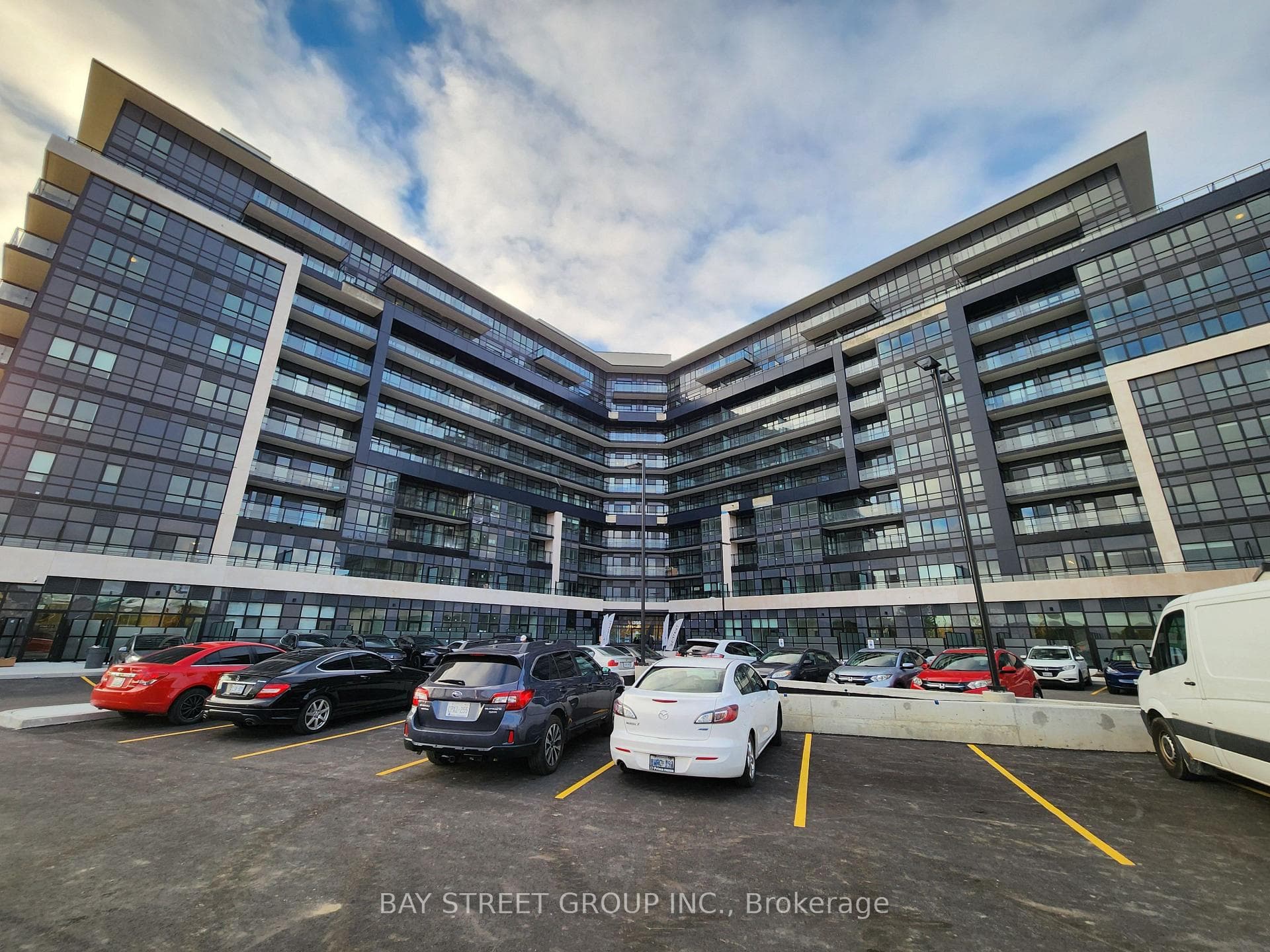 395 Dundas Street W 521, Oakville, ON L6M 5R8