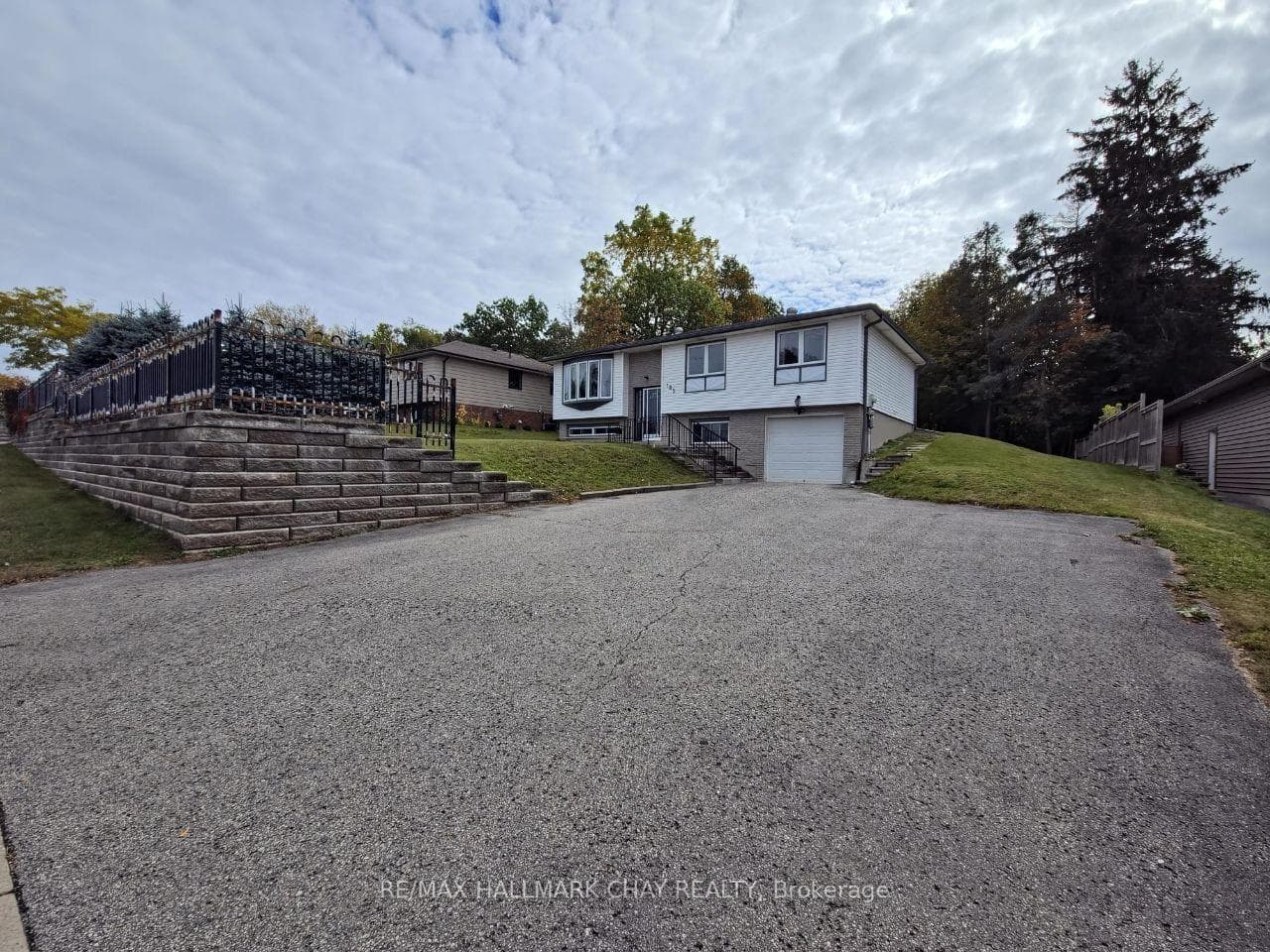185 Ardagh Road, Barrie, ON L4N 3V5