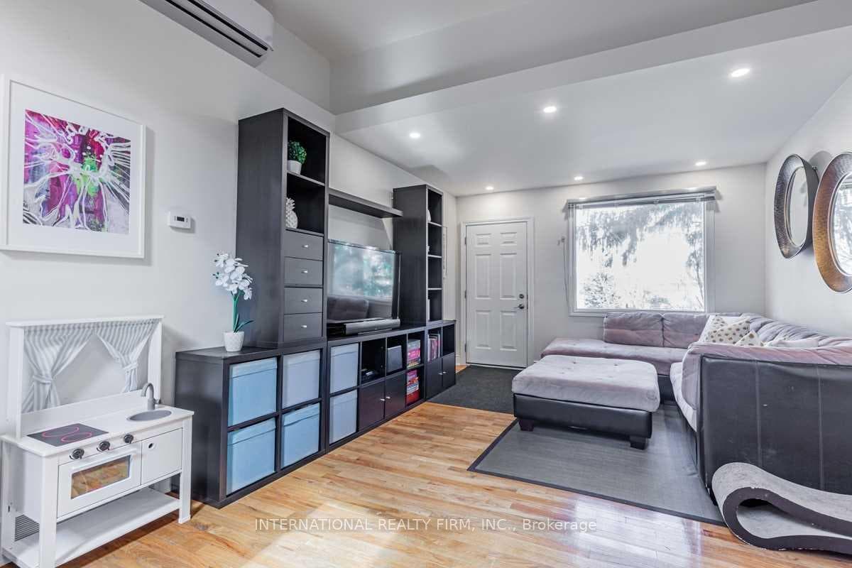 1478 Rosebank Road, Pickering, ON L1V 1P4
