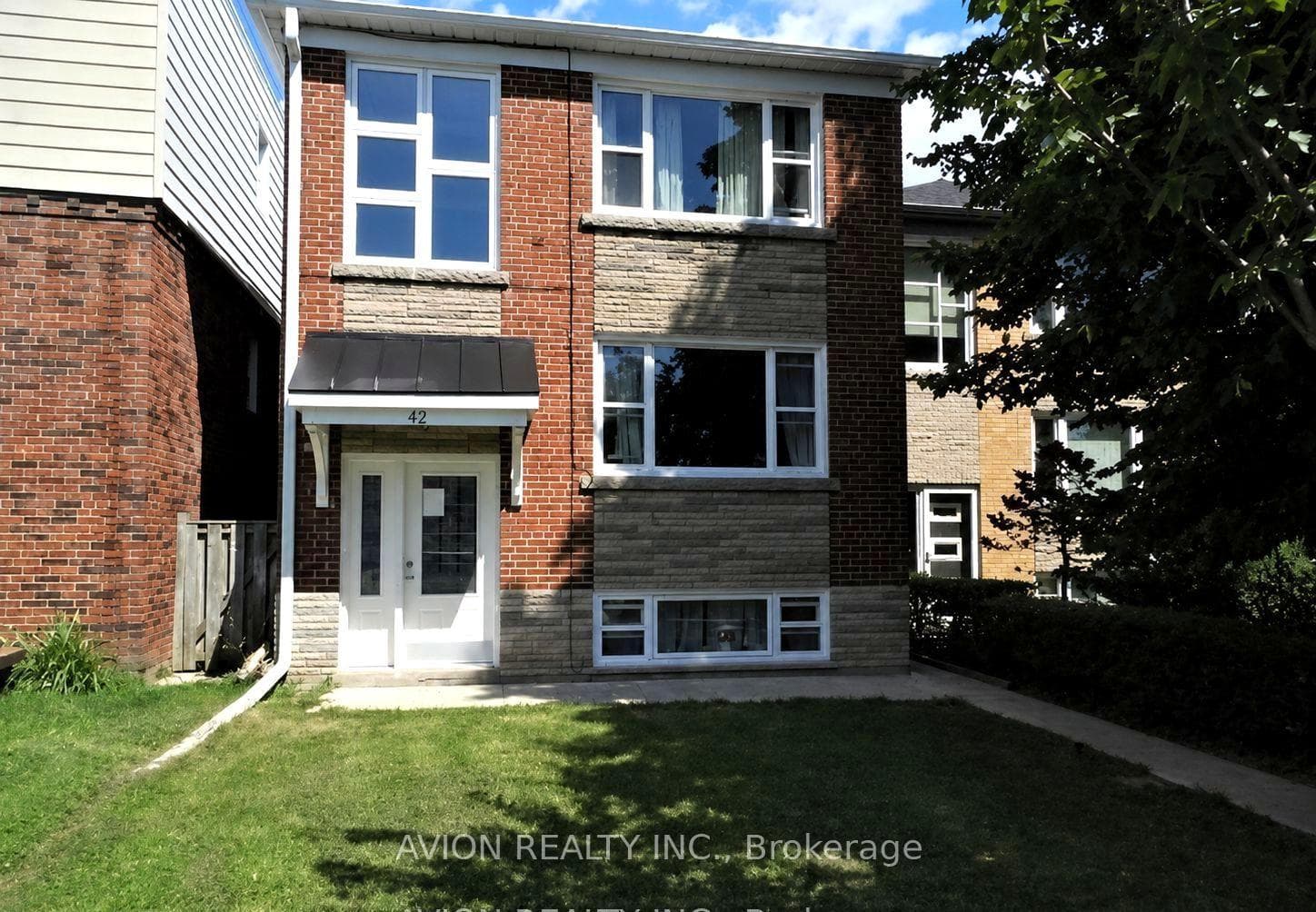 42 EMERALD Crescent 1, Toronto, ON M8V 2B6