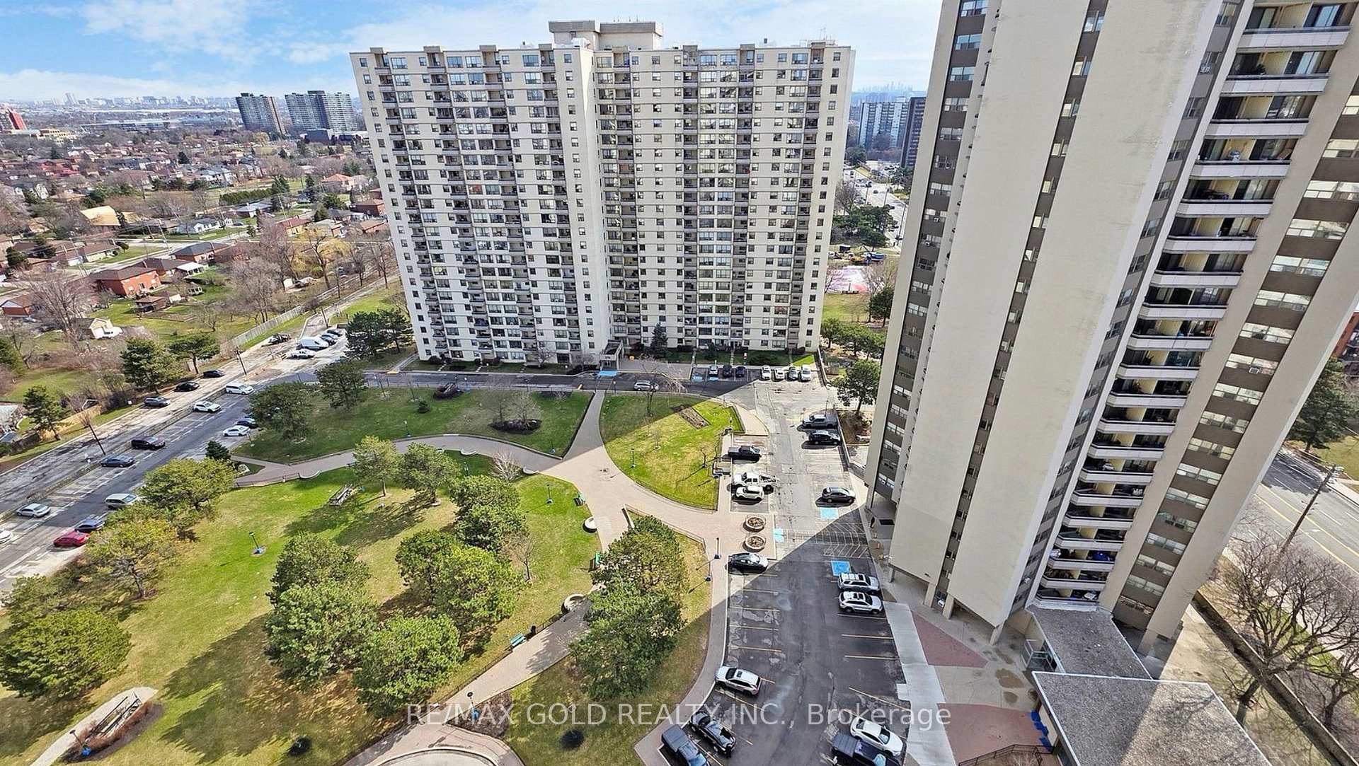 390 Dixon Road 1611, Toronto, ON M9R 1T4