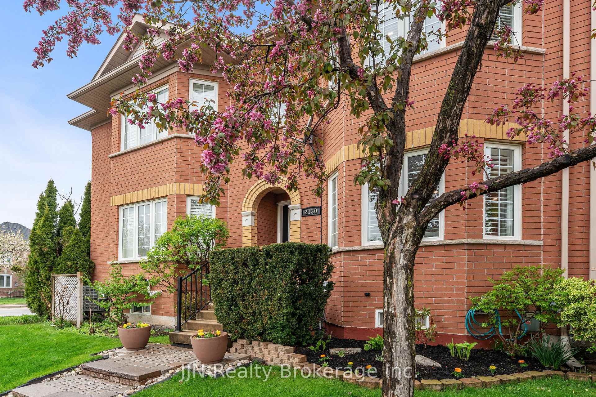2130 Forest Gate Parkway, Oakville, ON L6M 4B4