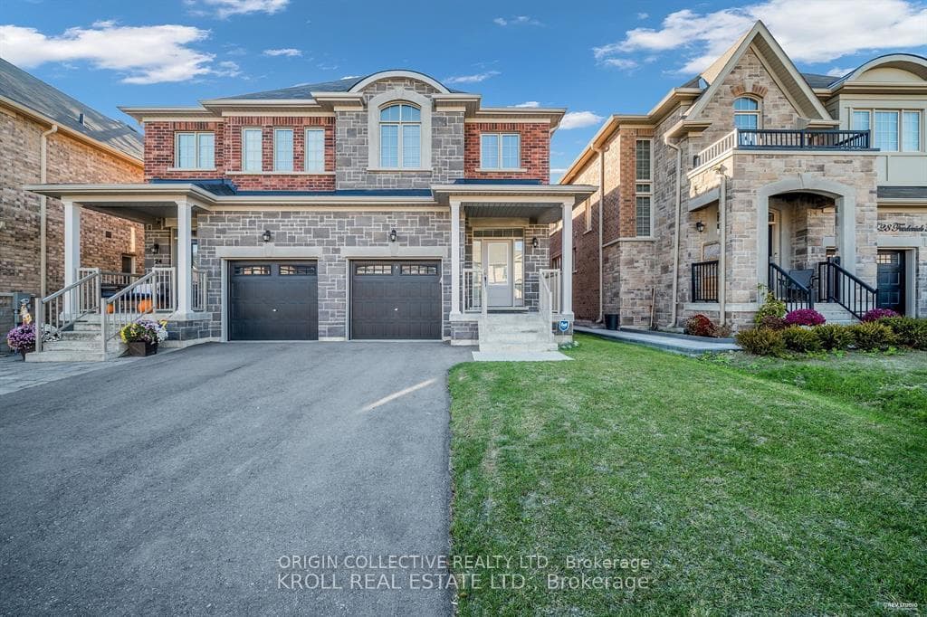 26 Frederick Taylor Way, East Gwillimbury, ON L0G 1M0