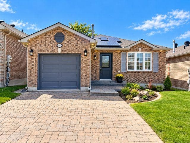 162 Madelaine Drive, Barrie, ON L4N 0N1