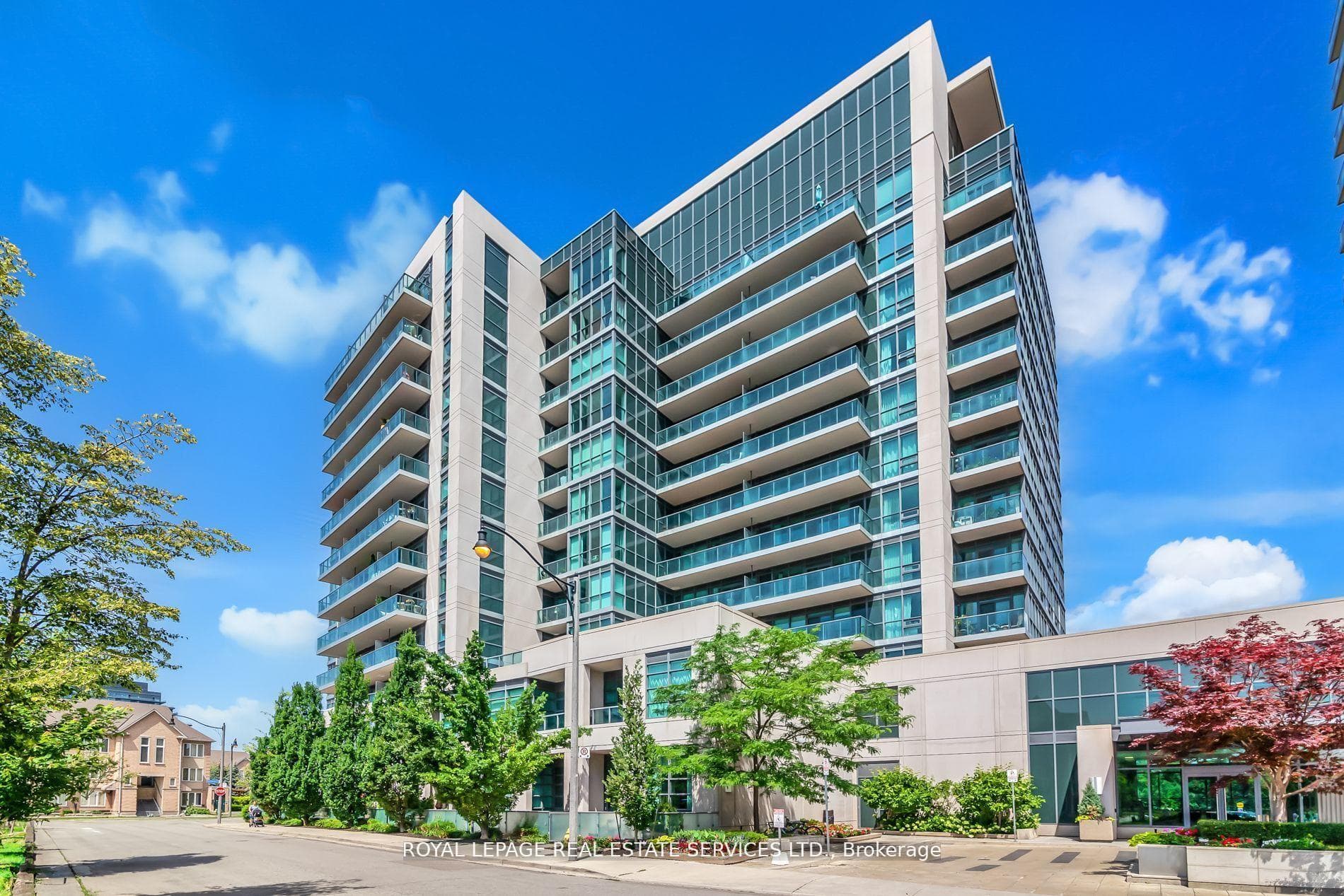 35 Brian Peck Crescent PH 14, Toronto, ON M4G 0A5