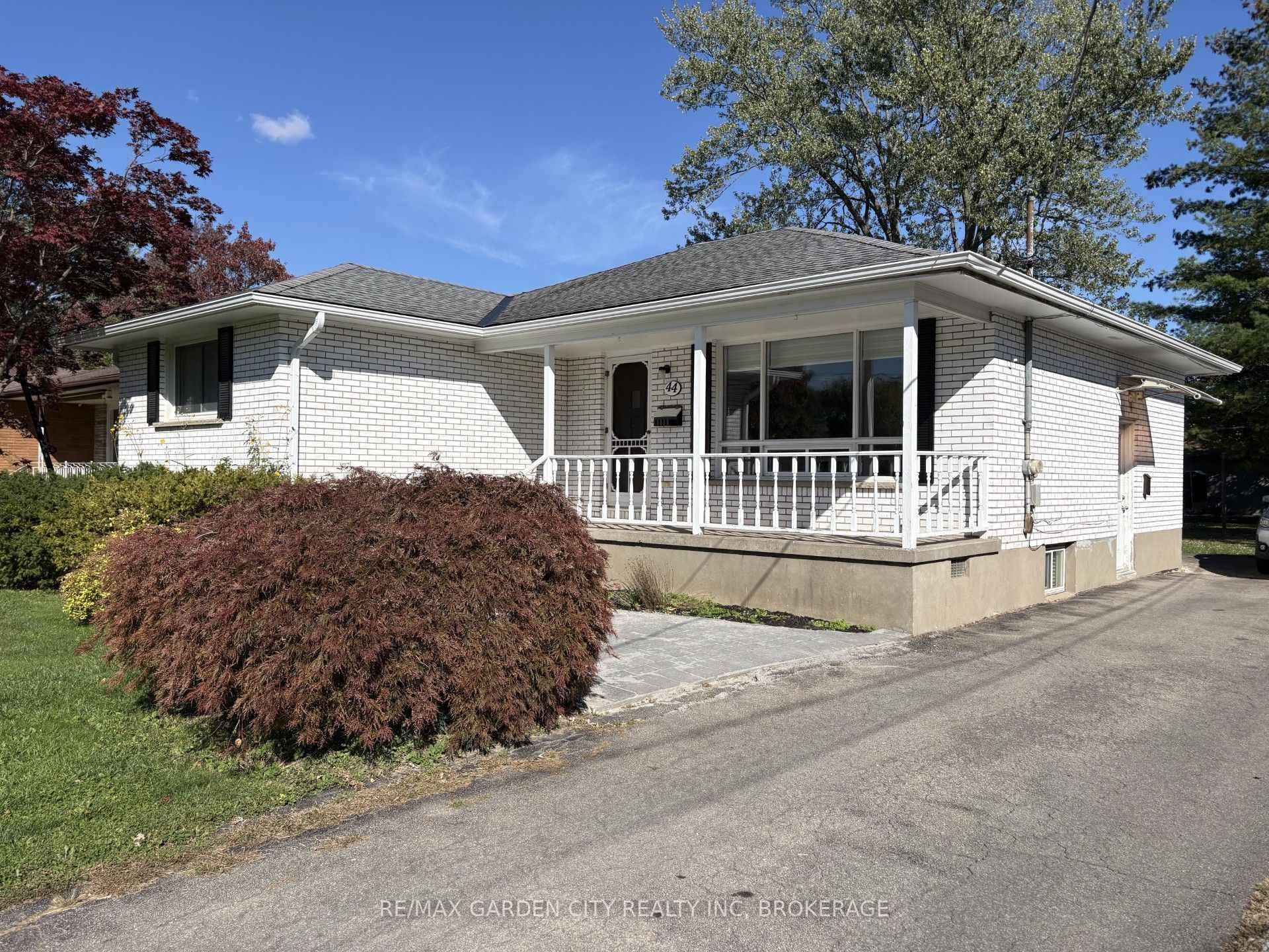 44 VALENCOURT Drive Lower, Welland, ON L3C 1M8