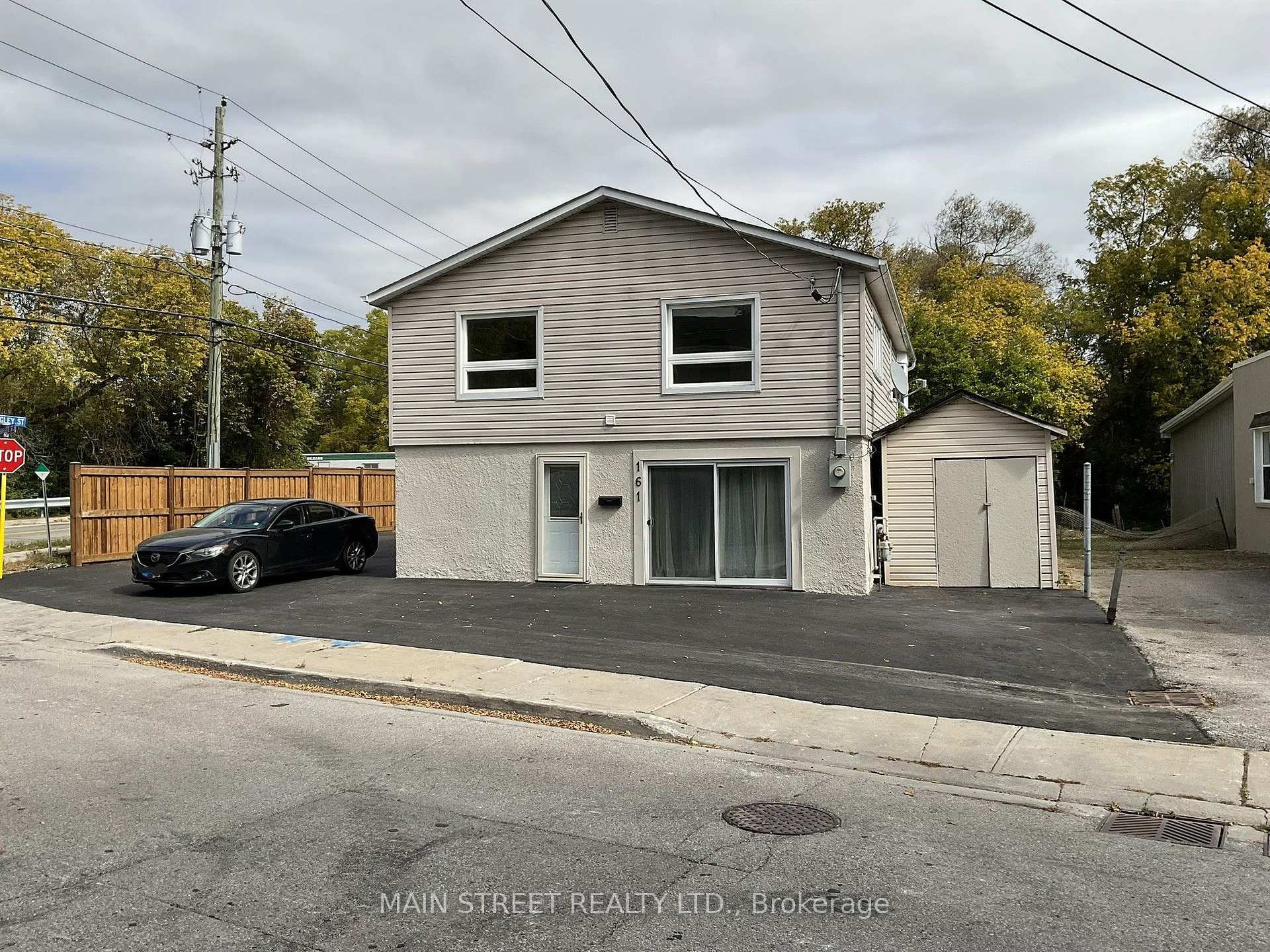 161 CHARLOTTE Street UPPER, Newmarket, ON L3Y 3S7