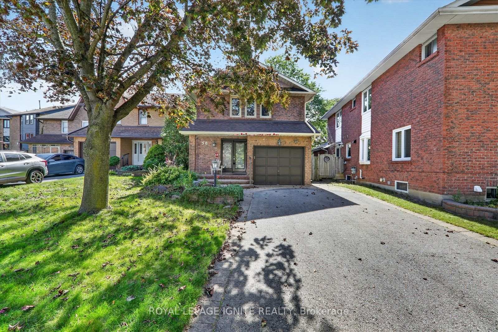 39 Longfellow Court, Whitby, ON L1N 6V7