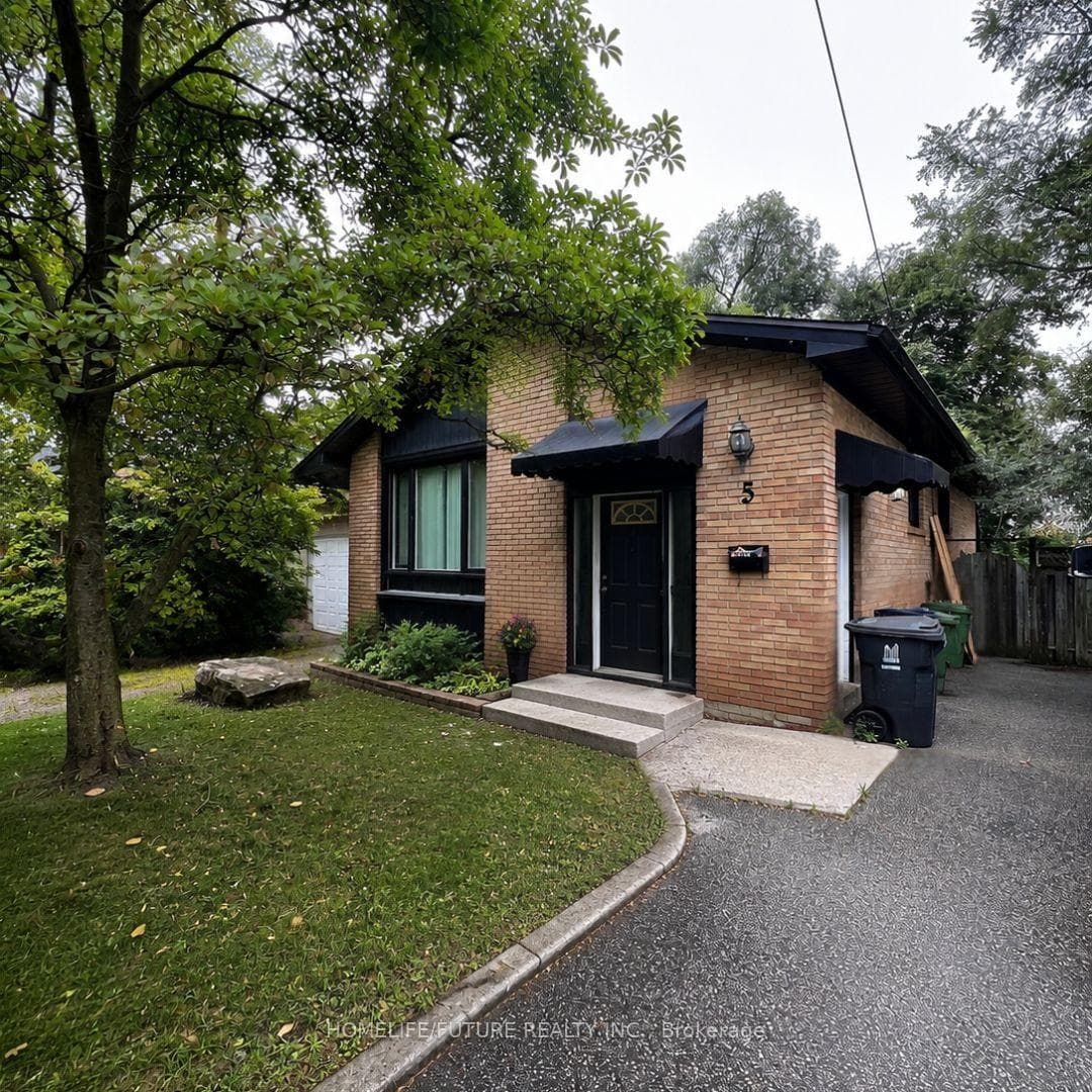 5 Watson Street Main, Toronto, ON M1C 1E2