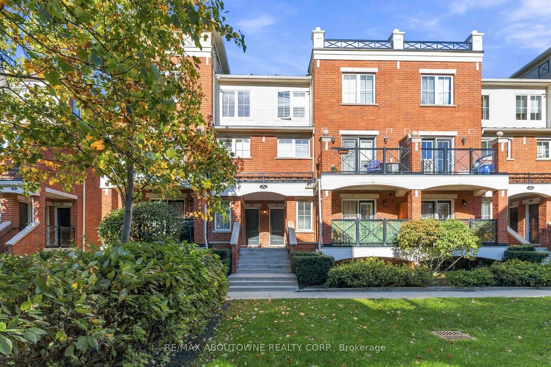 43 Hays Boulevard 14, Oakville, ON L6H 3J3