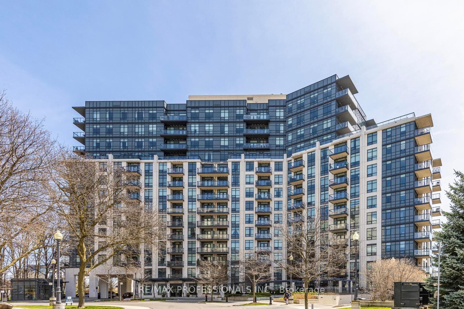 1135 Royal York Road 816, Toronto, ON M9A 0C3