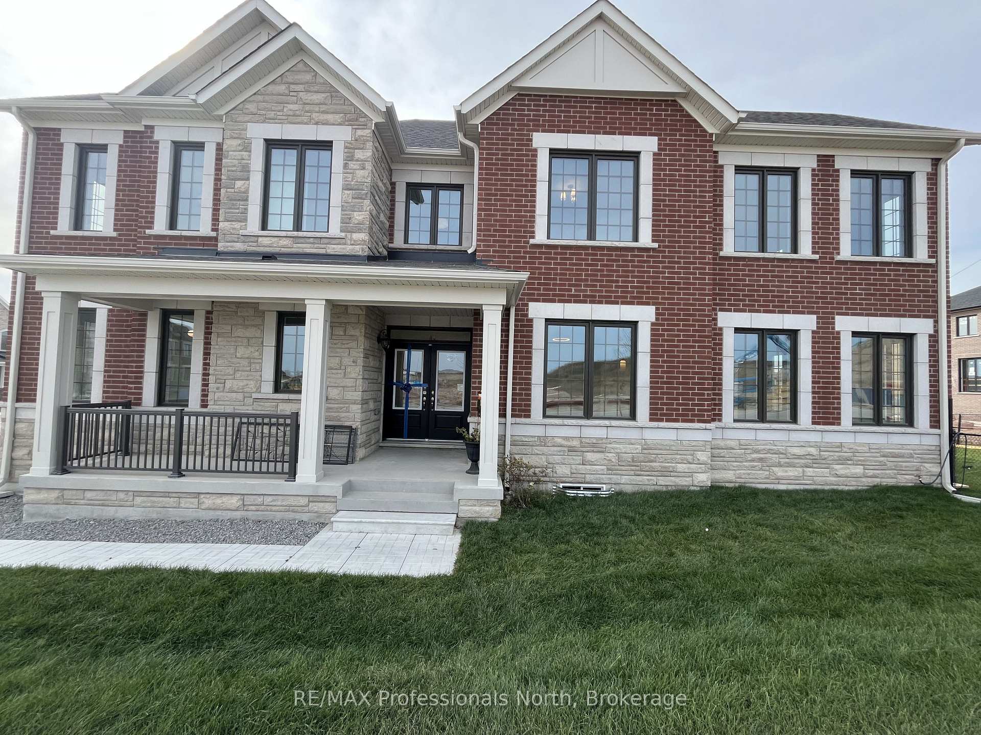 62 Lower Street, Barrie, ON L9J 0B7