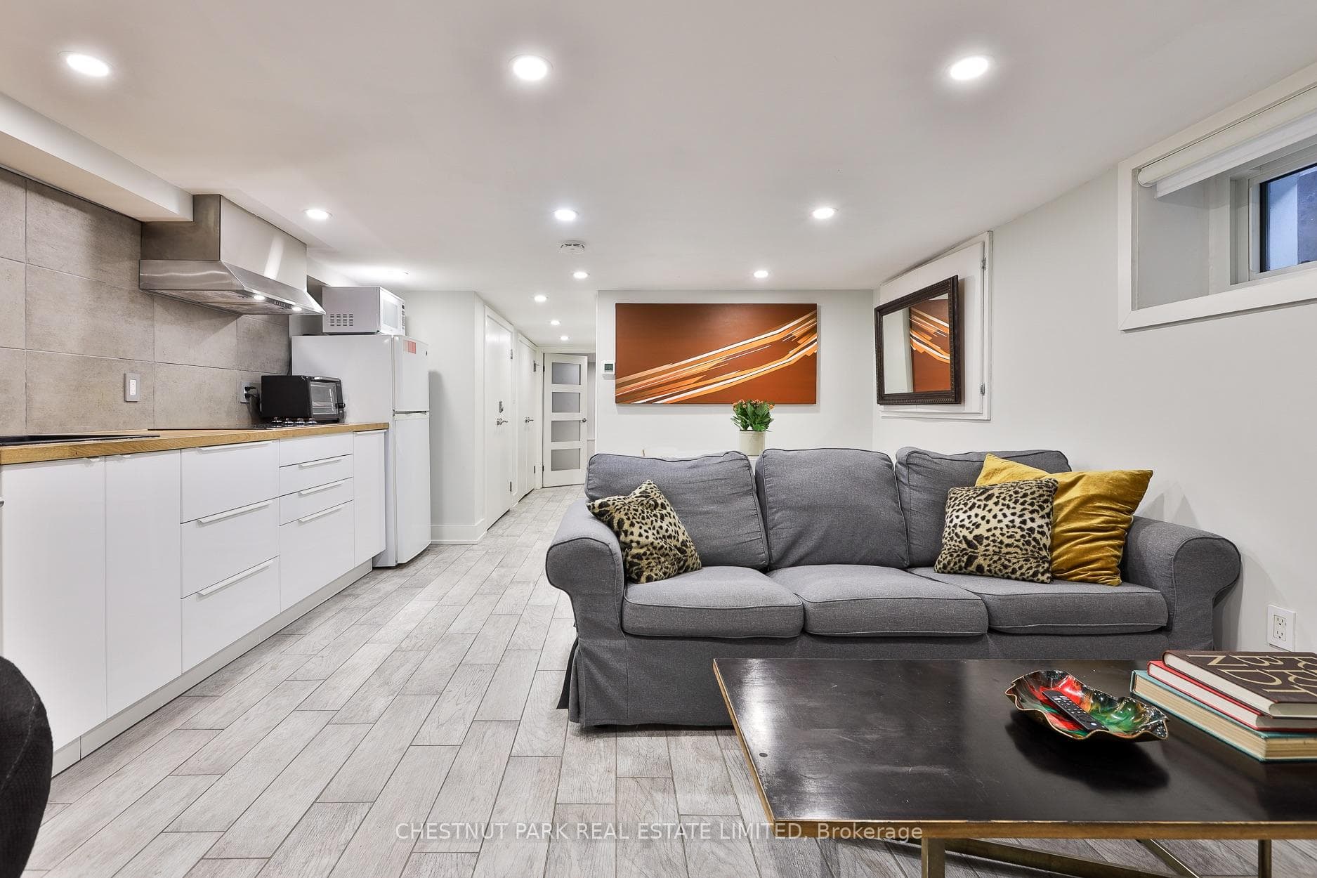 95 Parkside Drive Rear, Toronto, ON M6R 2Y8