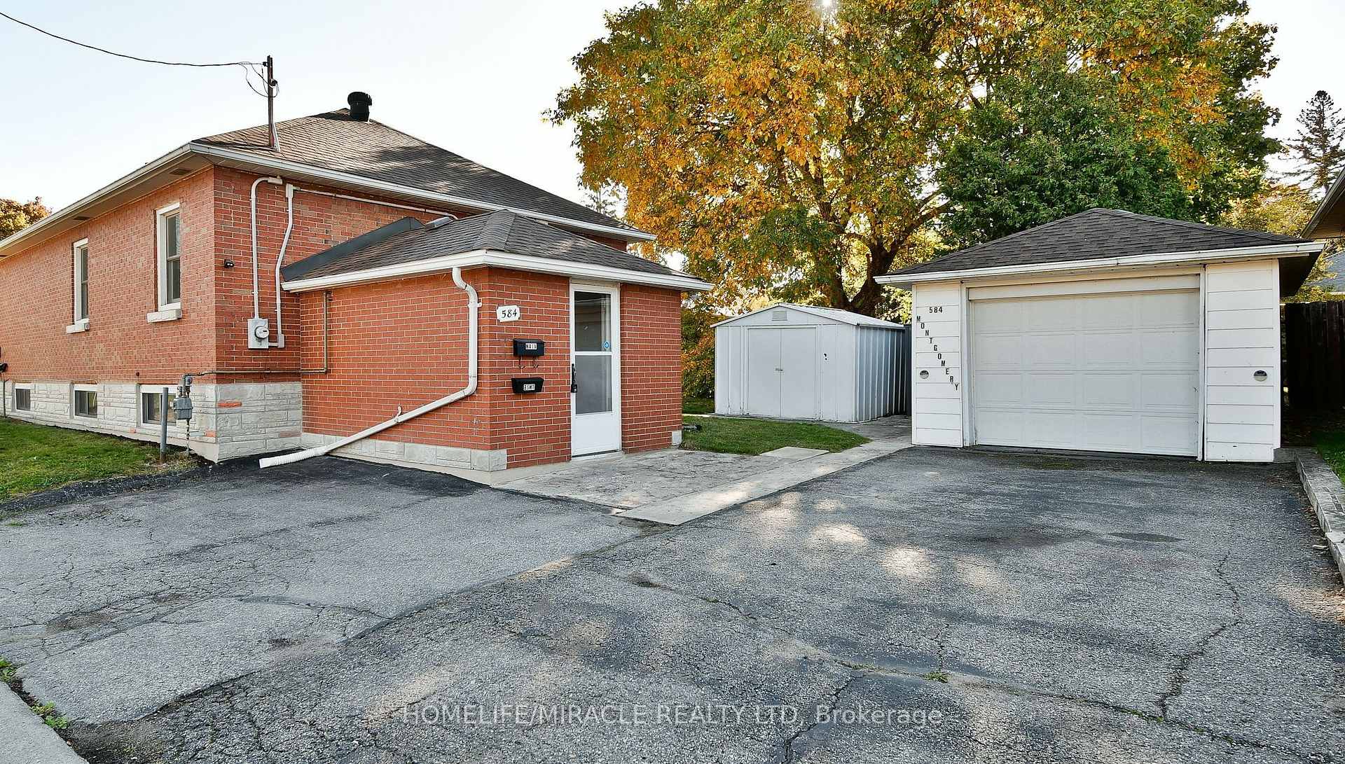 584 Montgomery Street, Oshawa, ON L1H 7K2