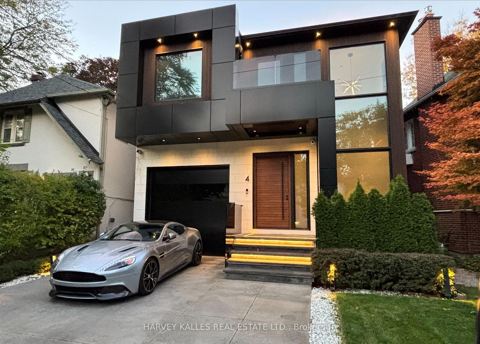 4 Douglas Crescent, Toronto, ON M4W 2E7