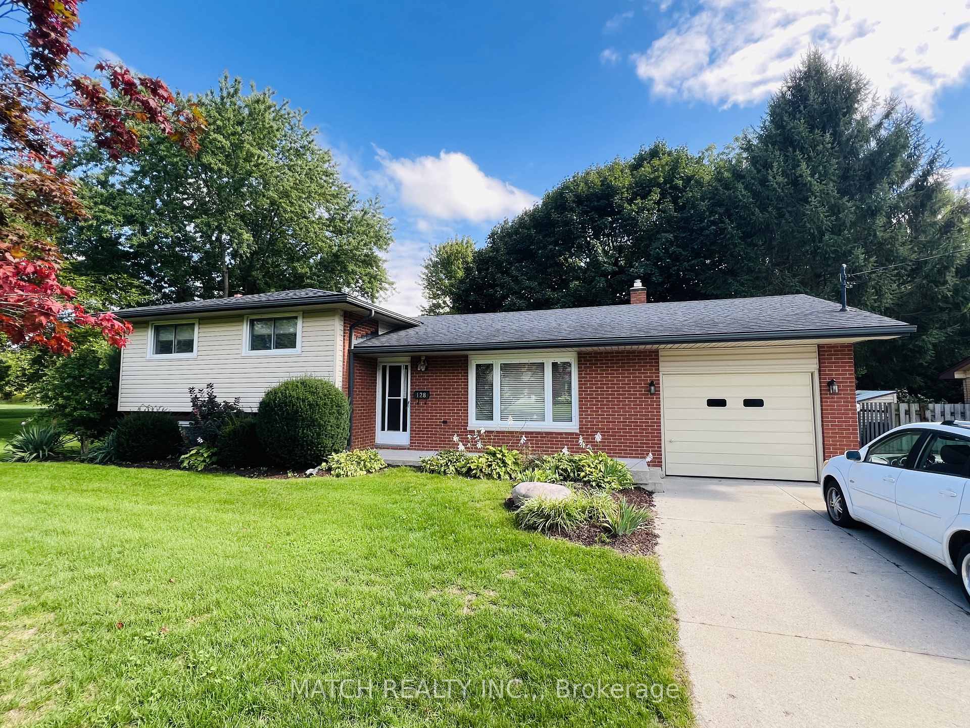 128 Erie Avenue, Middlesex Centre, ON N0L 1R0
