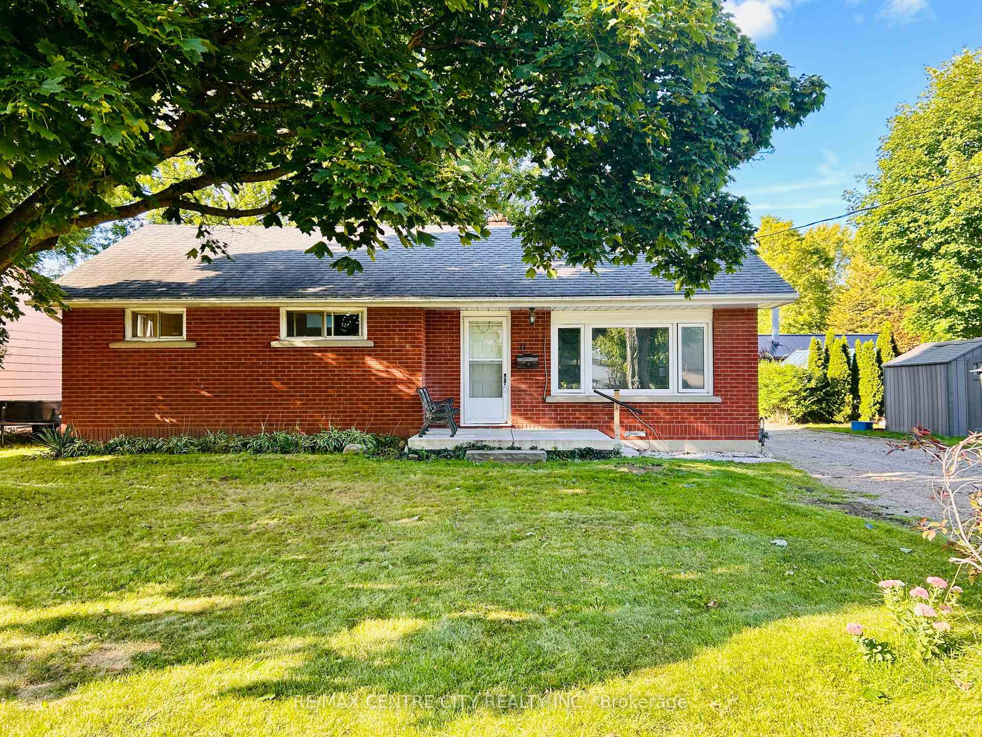 11 Marchant Street, Aylmer, ON N5H 1V5
