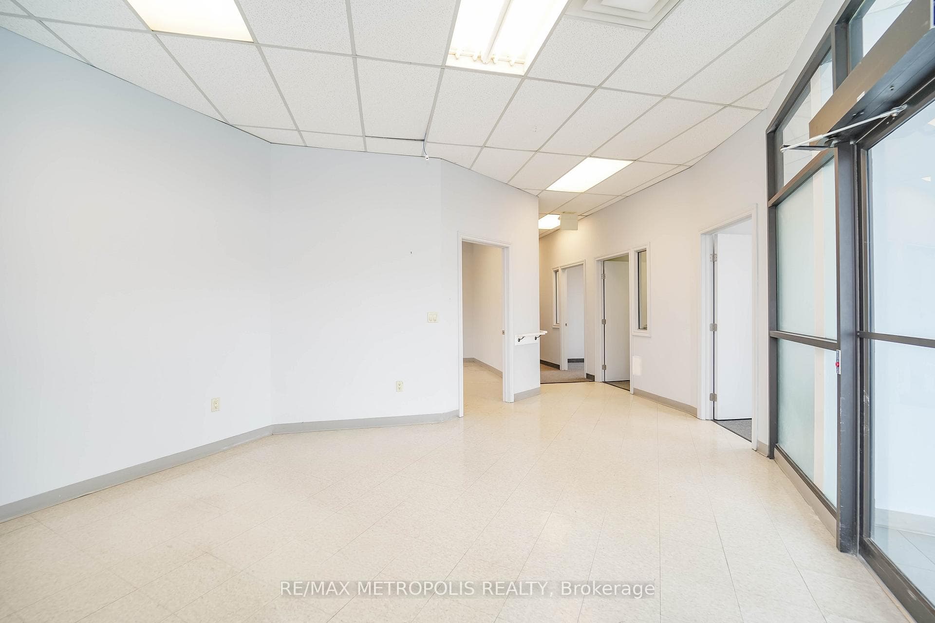 21 Essa Road 1, Barrie, ON L4N 3K4