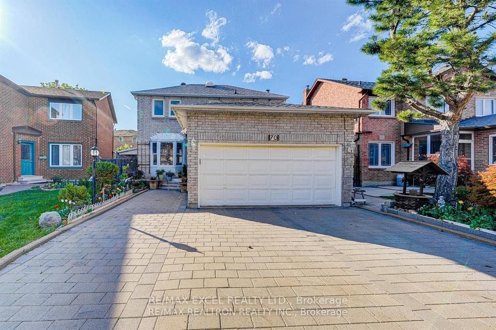 70 Weldrick Road E Upper, Richmond Hill, ON L4C 8T8