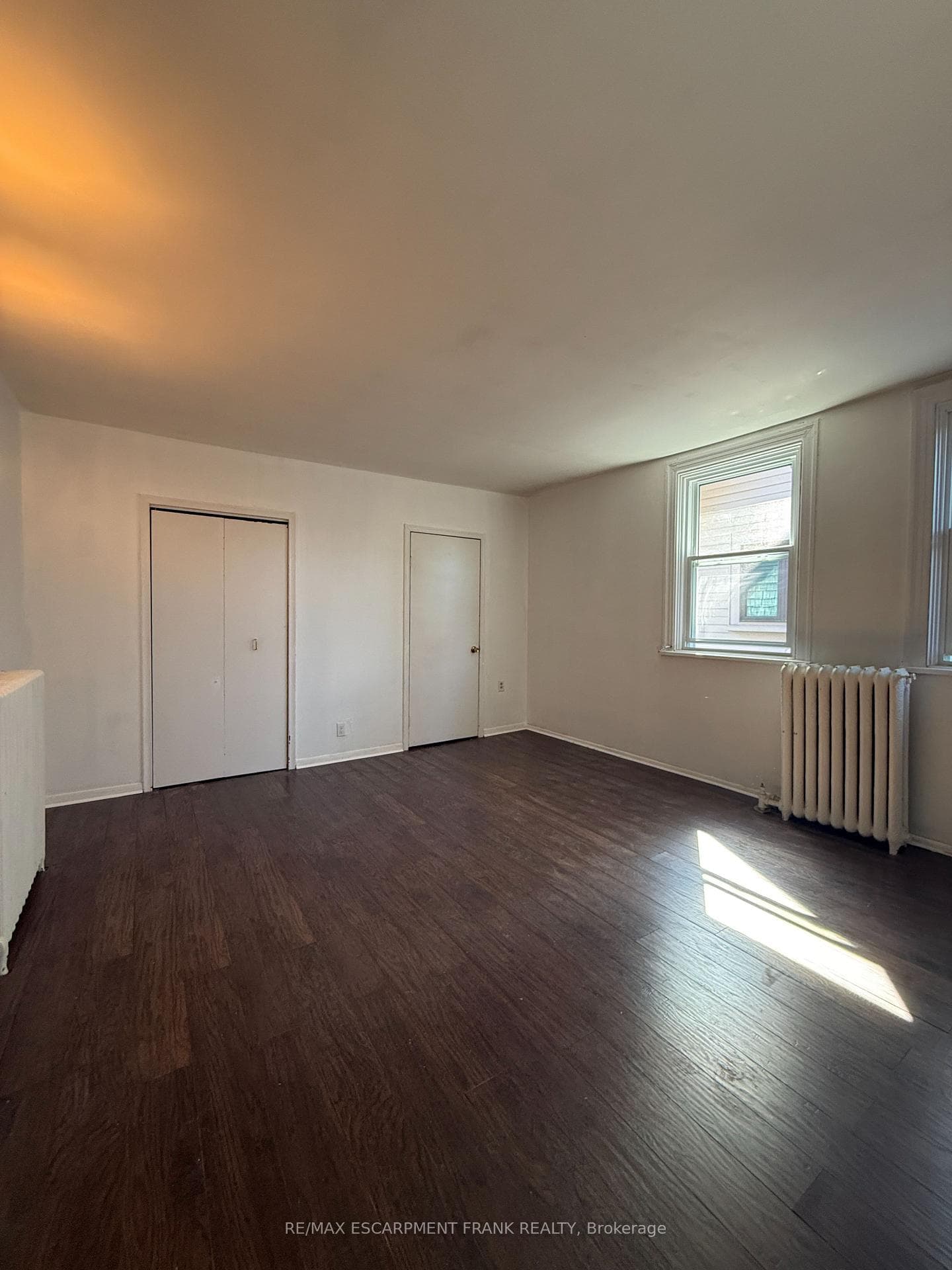 4 Undermount Avenue 3, Hamilton, ON L8P 3Z6