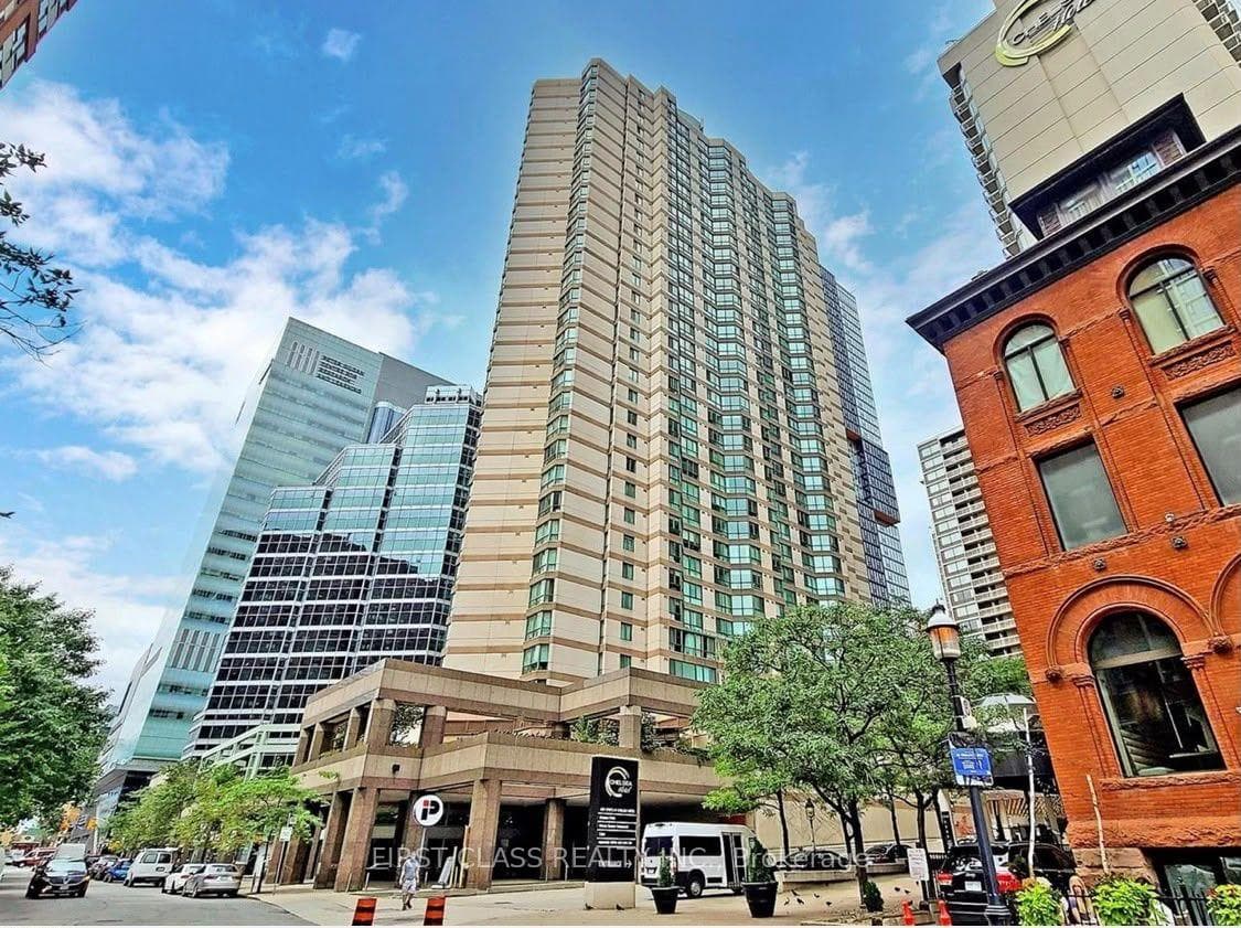 38 Elm Street 611, Toronto, ON M5G 2K5