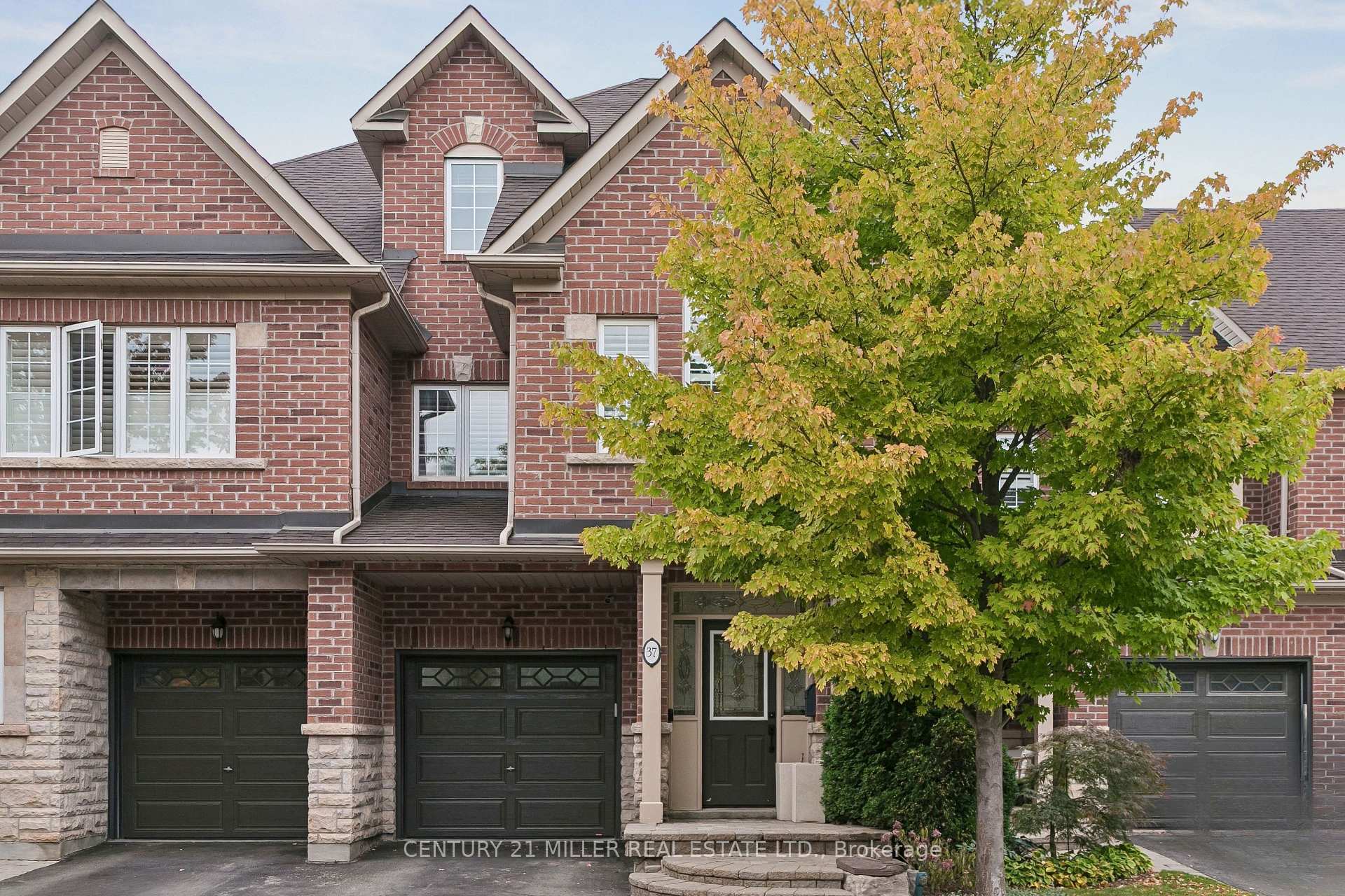 300 Ravineview Way 37, Oakville, ON L6H 7J1
