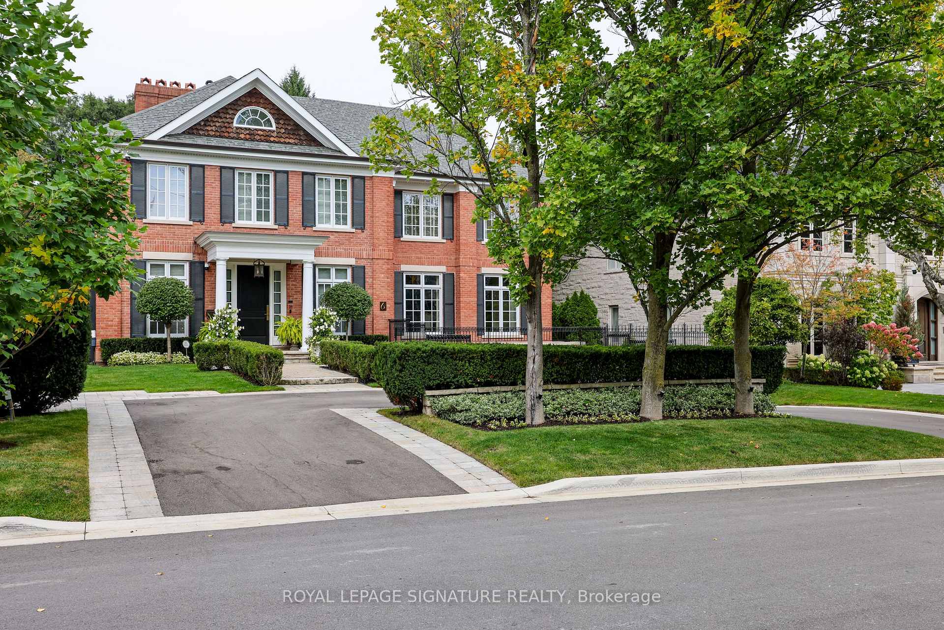 6 Vernham Avenue, Toronto, ON M2L 2B2
