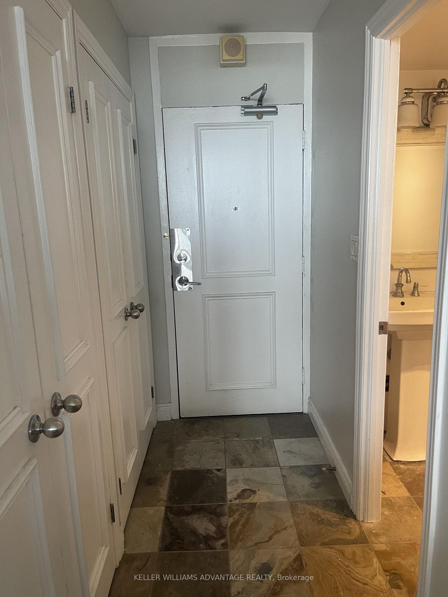 40 Homewood Avenue 2810, Toronto, ON M4Y 2K2