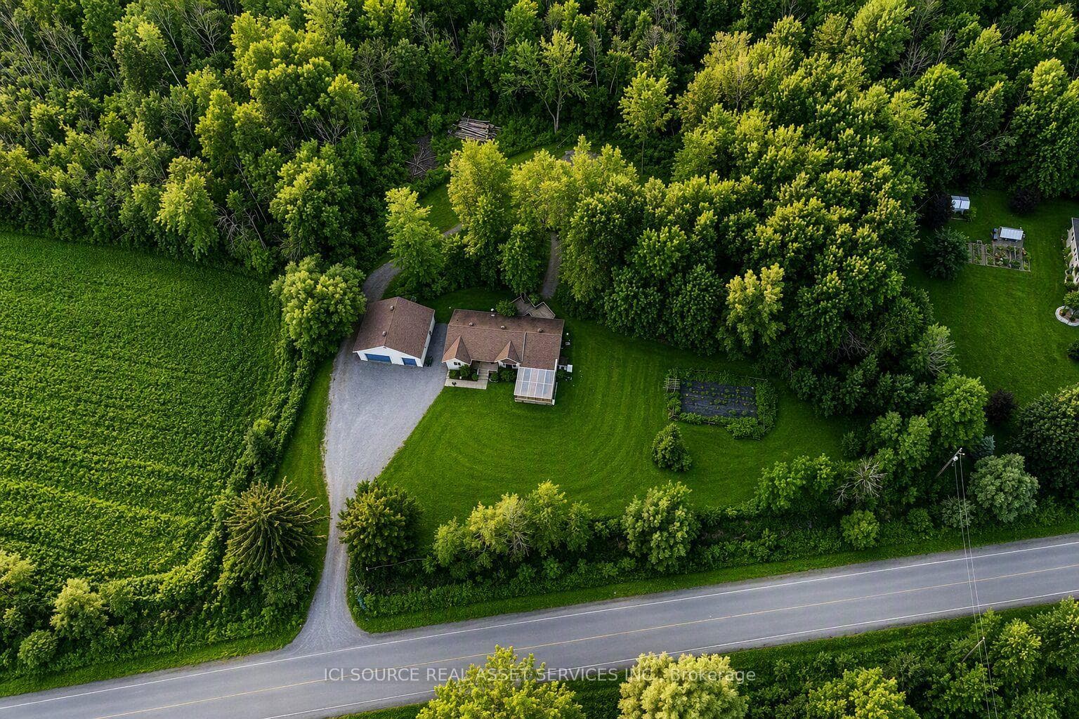 14 Robinhood Drive, Hamilton, ON L9H 4G1