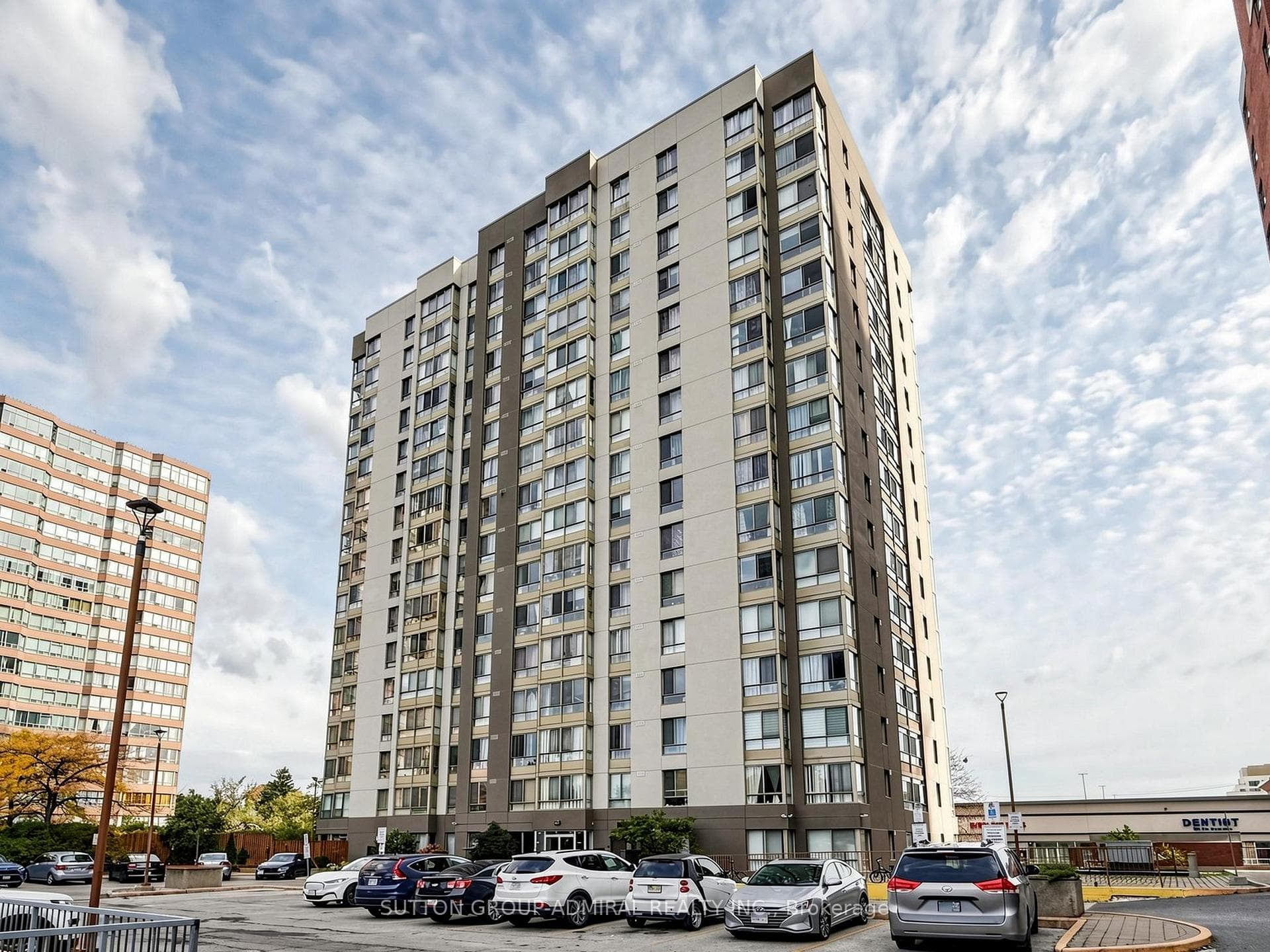 2470 Eglinton Avenue 1108, Toronto, ON M6M 5E7