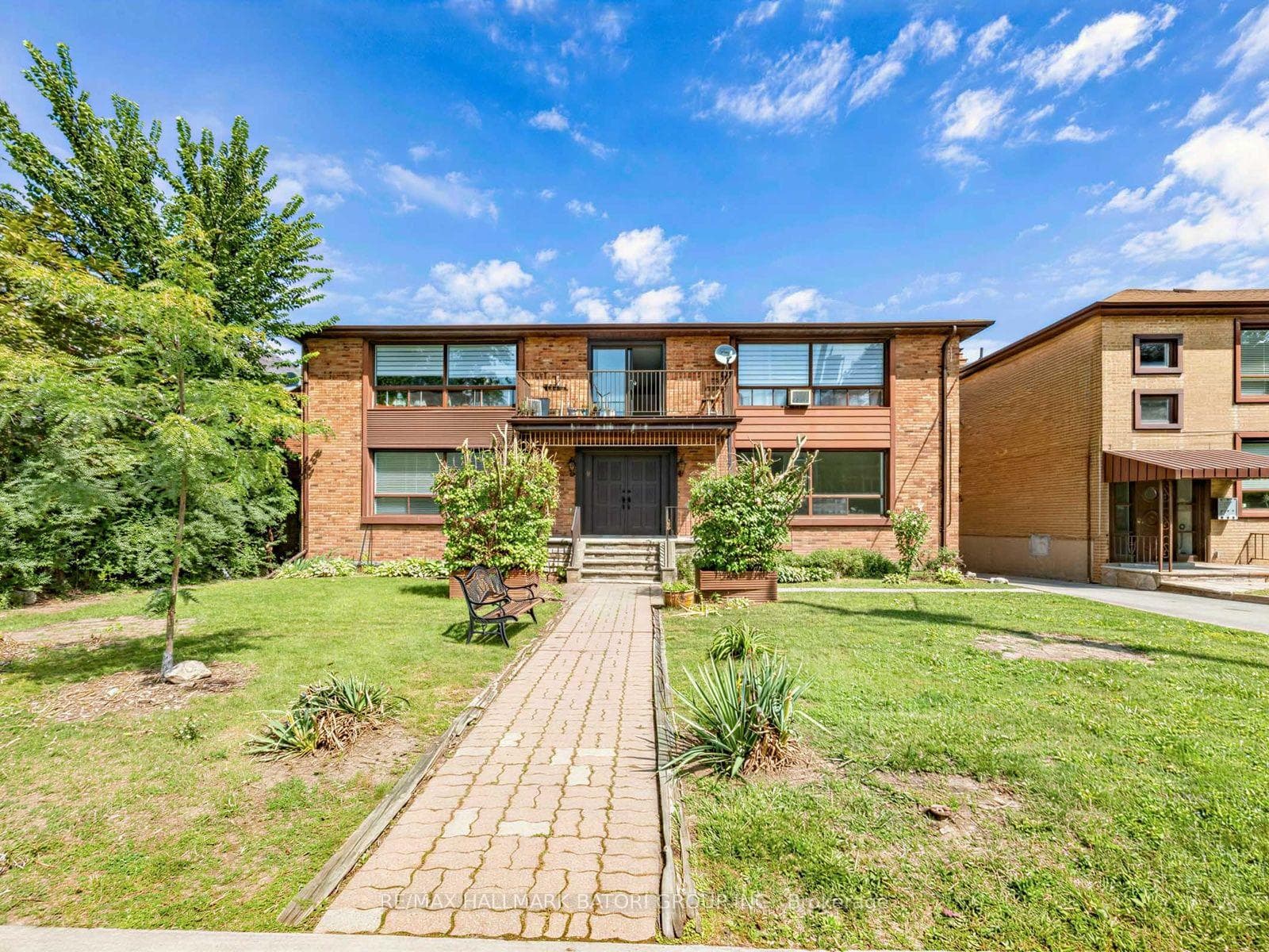 6 Croydon Road 2, Toronto, ON M6C 1S7