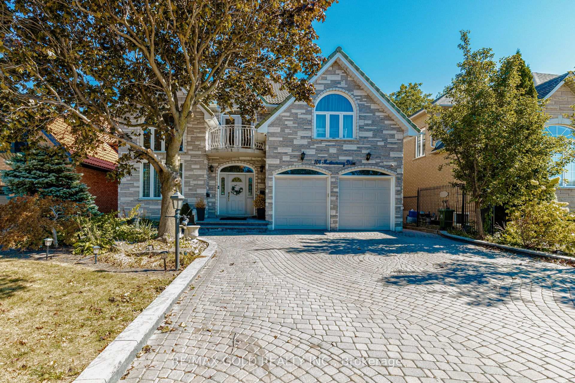 108 Montmorency Drive, Hamilton, ON L8K 6R1