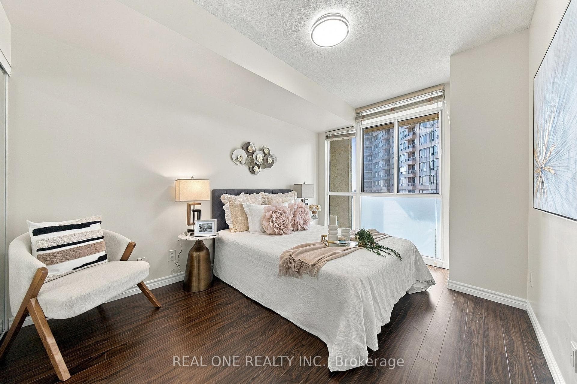 225 Webb Drive 1611, Mississauga, ON L5B 4P2