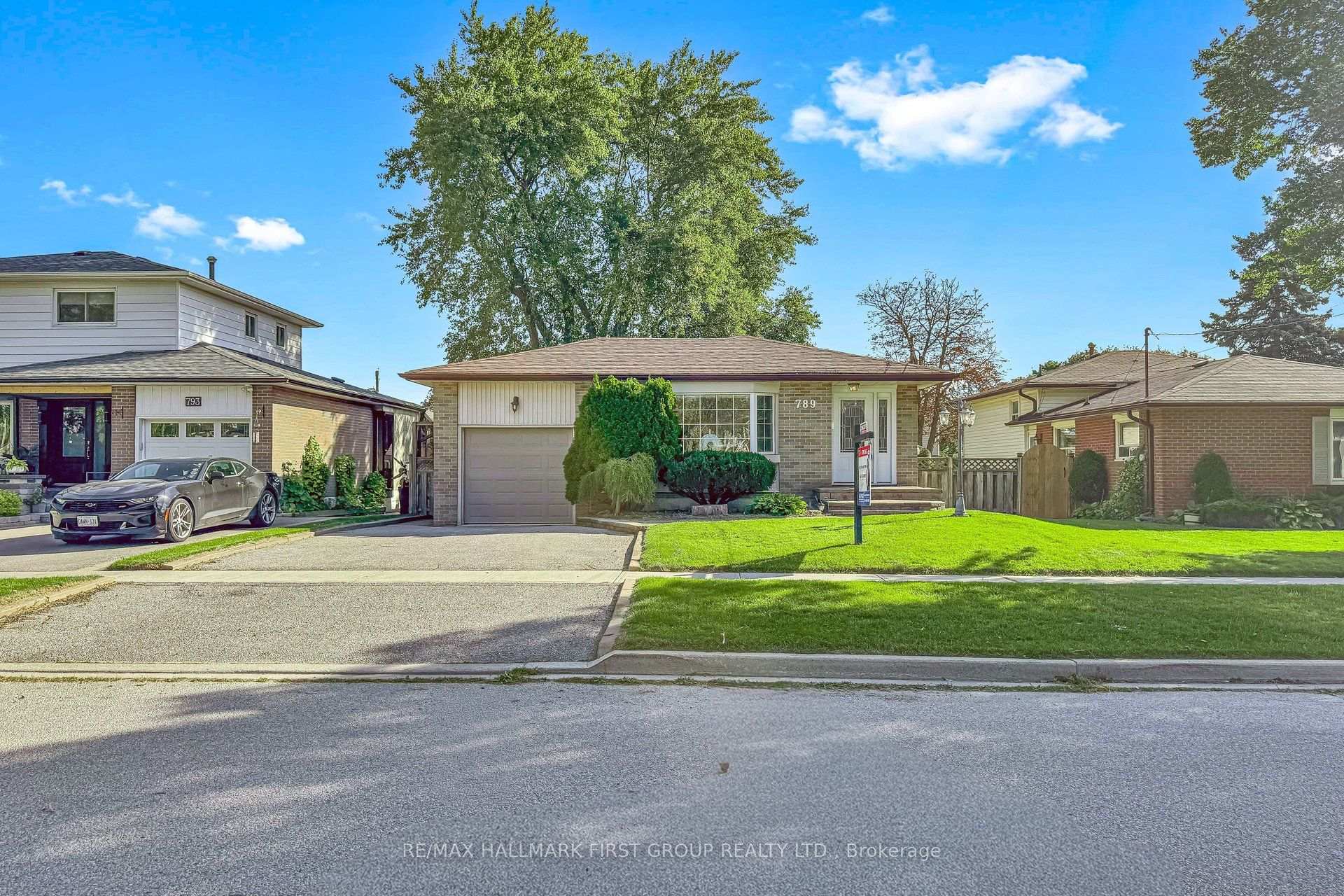 789 Hillcrest Road, Pickering, ON L1W 2P5