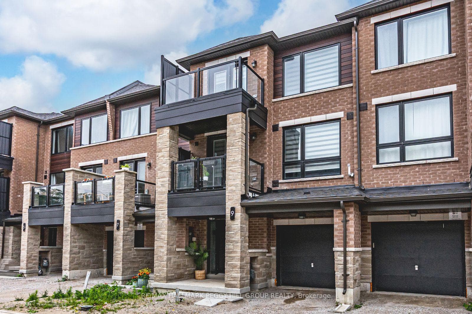 9 Red Maple Lane, Barrie, ON L9J 0N4
