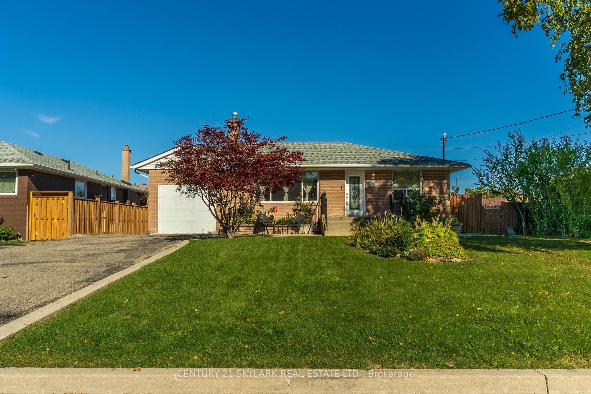 24 Aura Lea Boulevard, Toronto, ON M9M 1K3