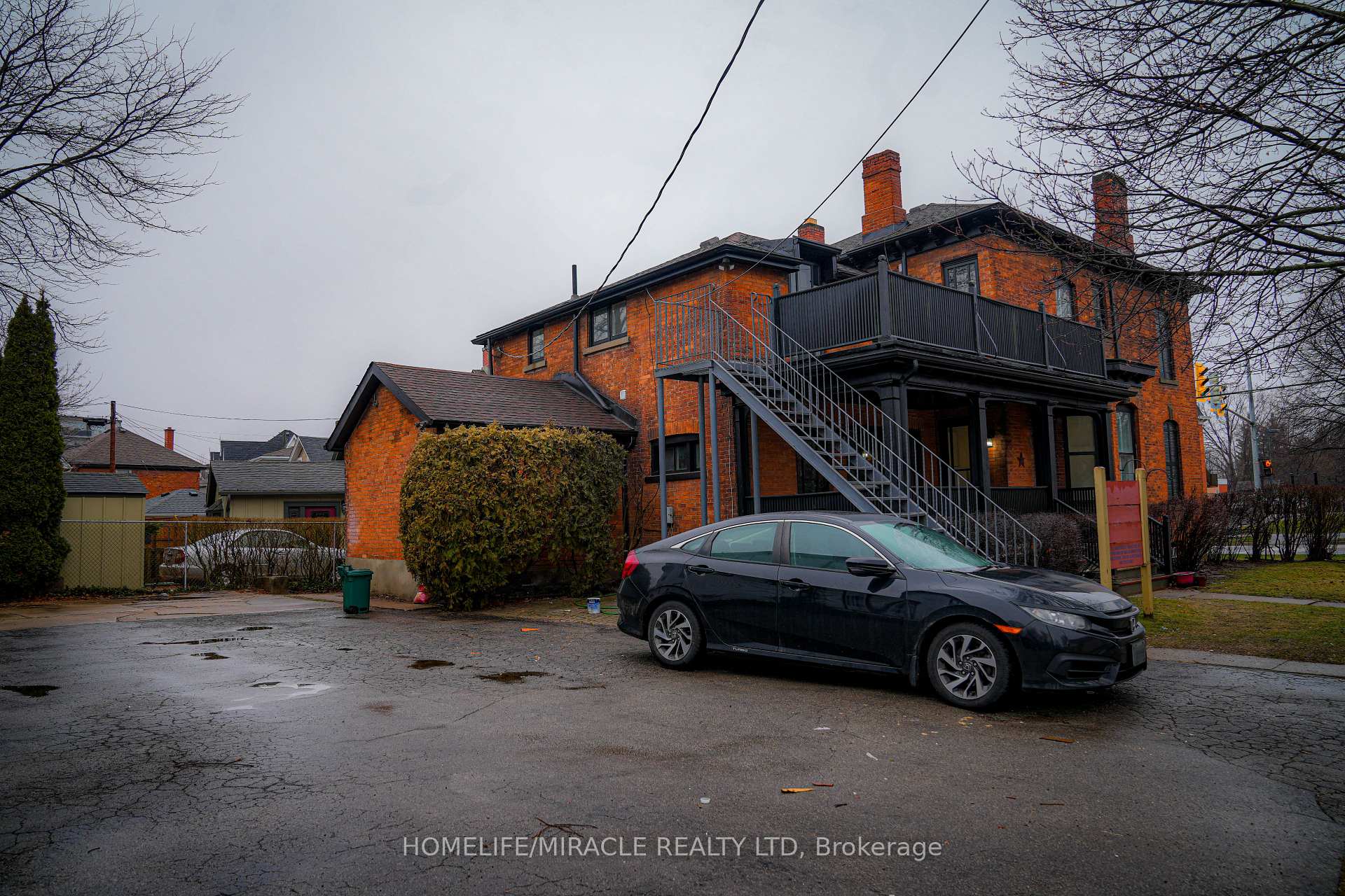 22 Welland Avenue, St. Catharines, ON L2R 2M2