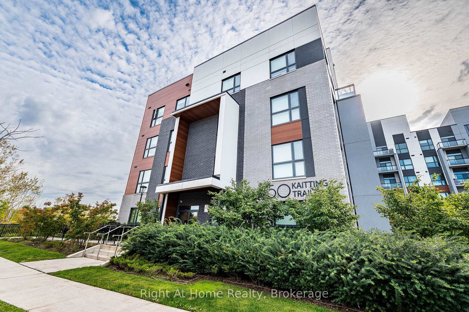 50 Kaitting Trail 511, Oakville, ON L6M 5N3