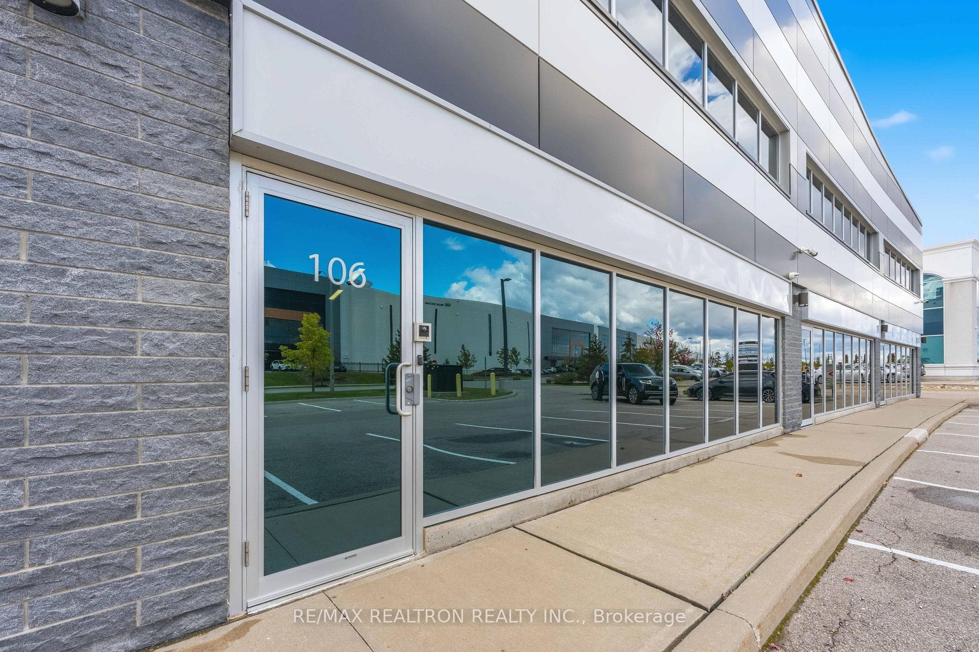 133 Milani Boulevard 106, Vaughan, ON L4H 4M4