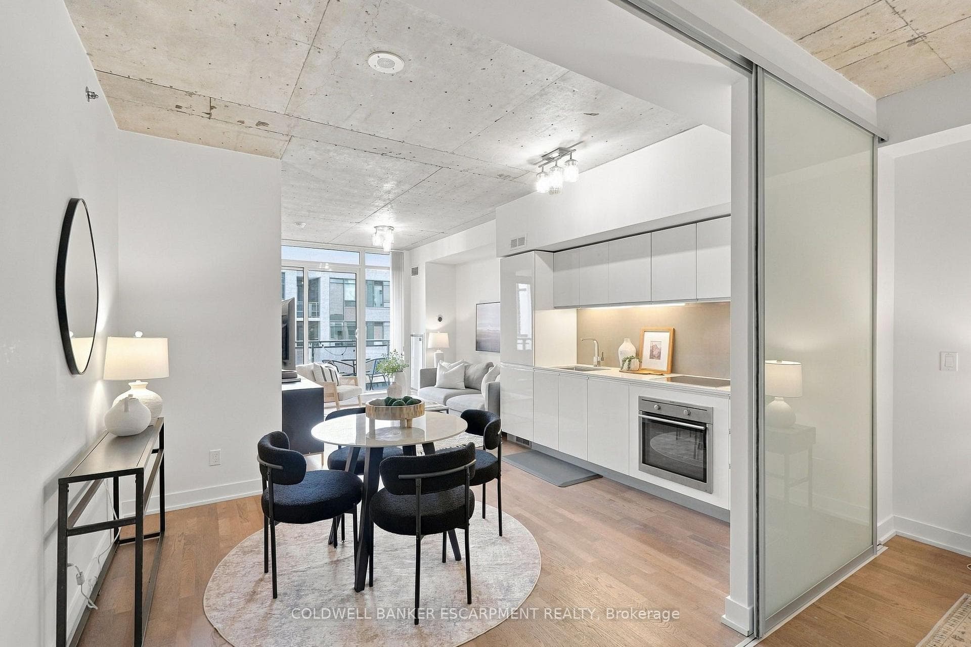 20 Minowan Miikan Lane 628, Toronto, ON M6J 0E5